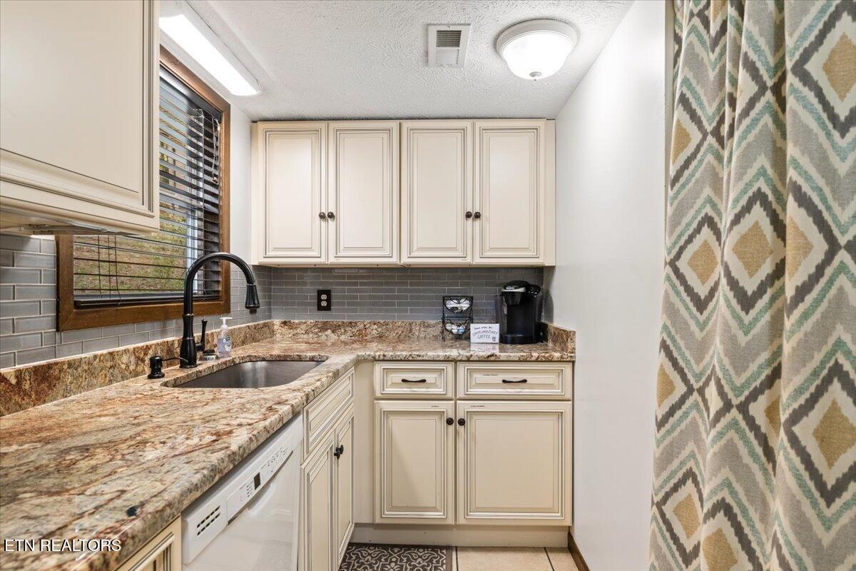 398 Perry Smith Lane Caryville TN 37714