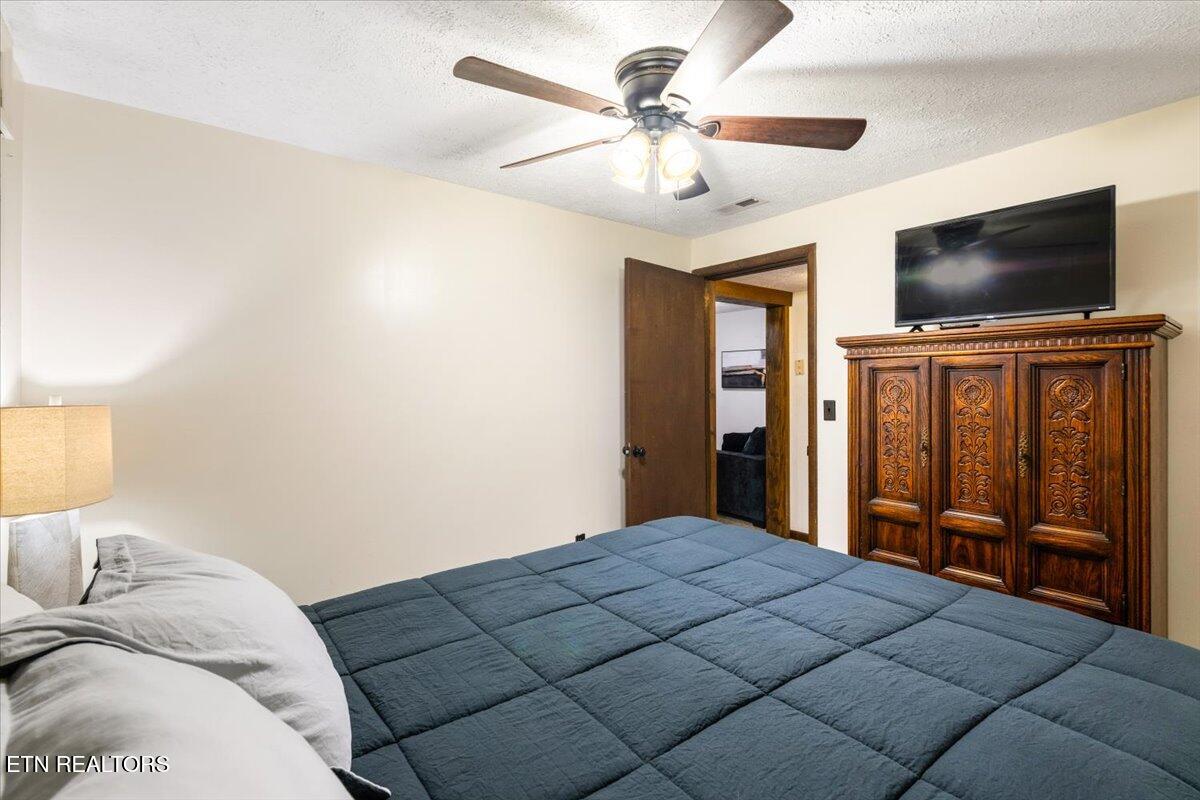 398 Perry Smith Lane Caryville TN 37714