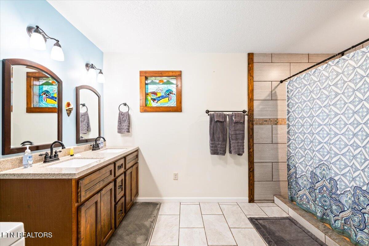 398 Perry Smith Lane Caryville TN 37714