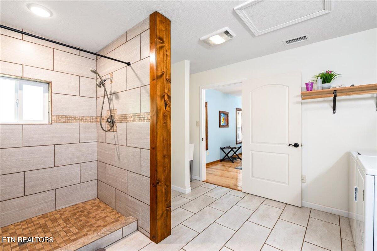 398 Perry Smith Lane Caryville TN 37714