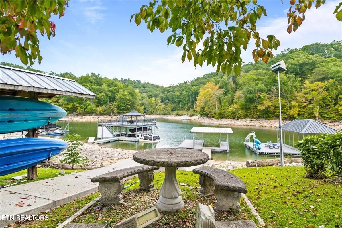 398 Perry Smith Lane Caryville TN 37714