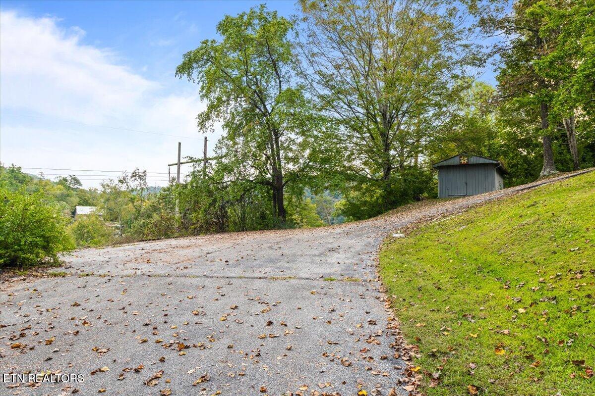 398 Perry Smith Lane Caryville TN 37714