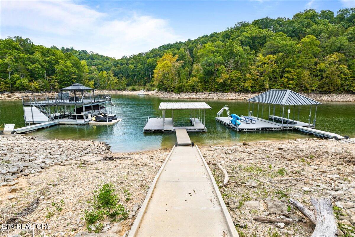 398 Perry Smith Lane Caryville TN 37714