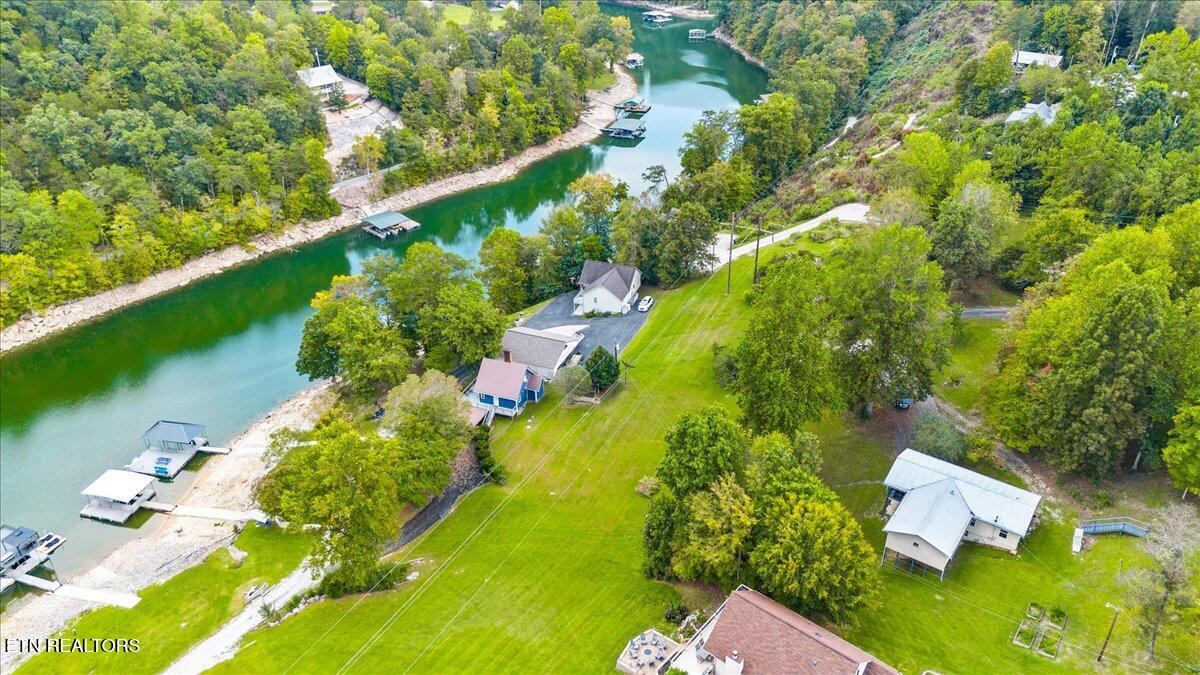 398 Perry Smith Lane Caryville TN 37714