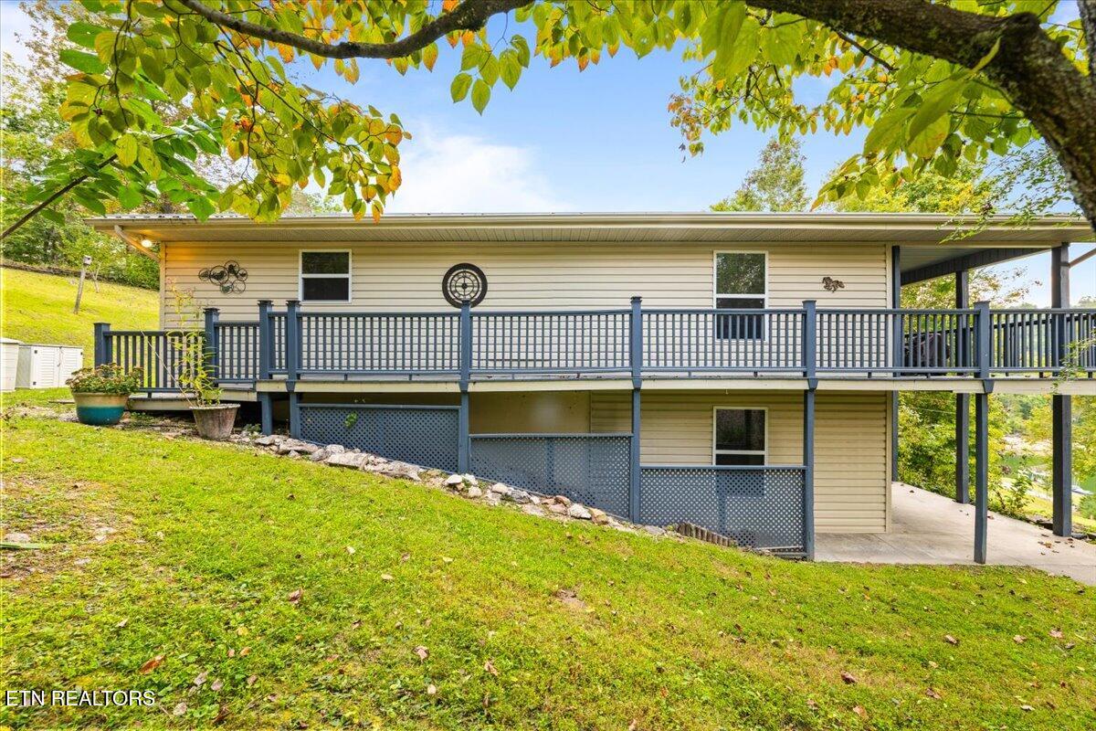 398 Perry Smith Lane Caryville TN 37714