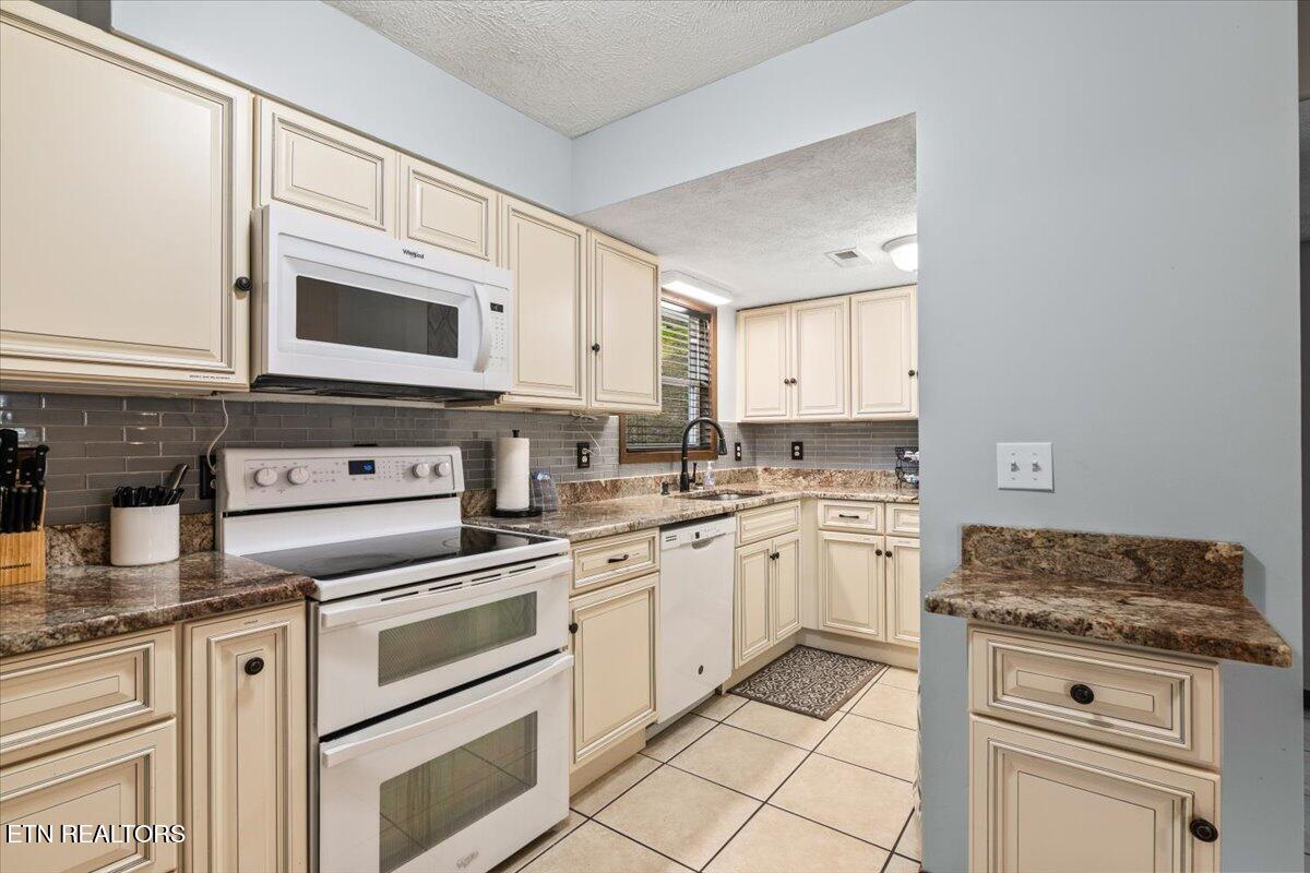 398 Perry Smith Lane Caryville TN 37714