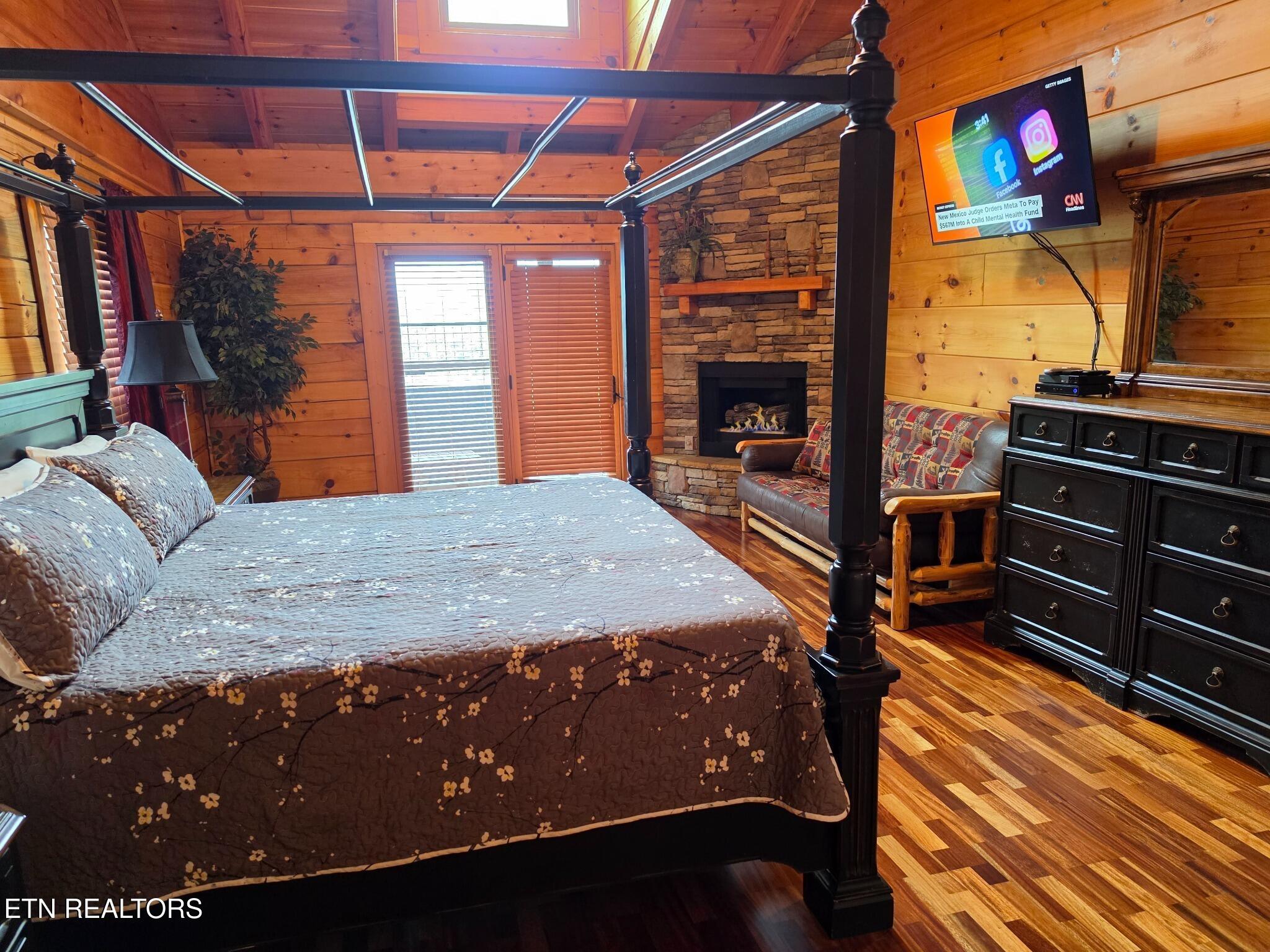 1959 Blackthorn Trail Sevierville TN 37876