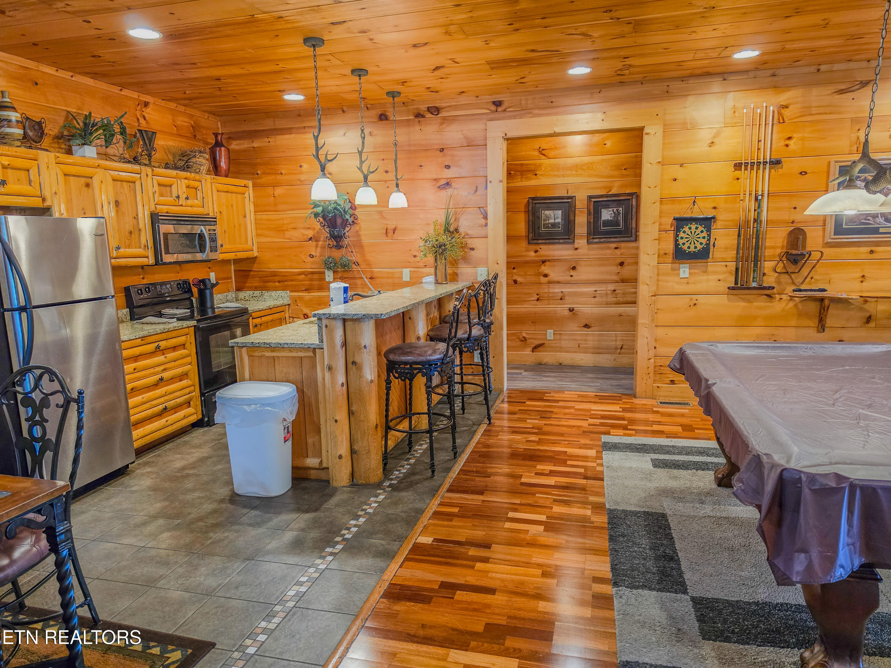 1959 Blackthorn Trail Sevierville TN 37876