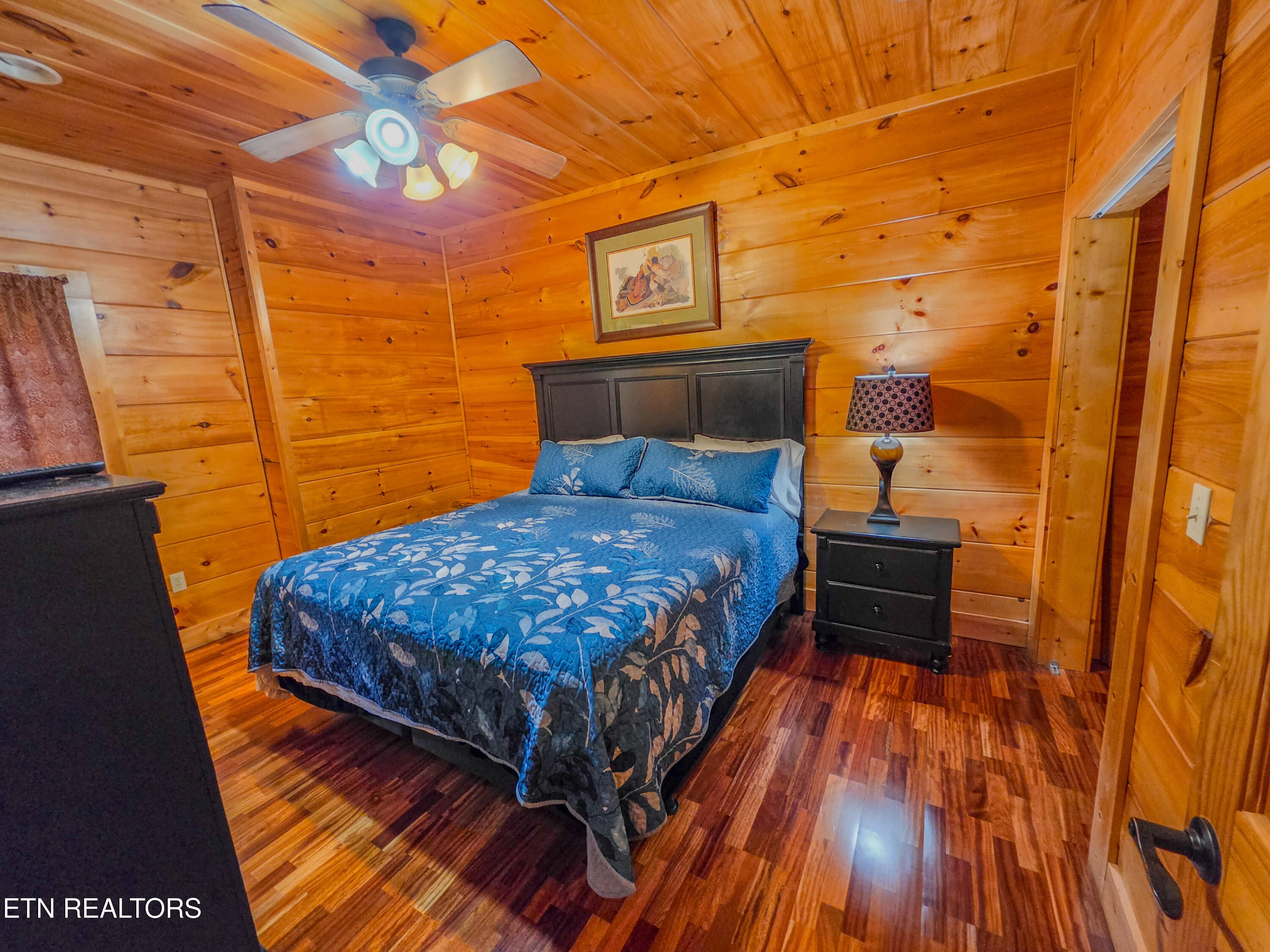 1959 Blackthorn Trail Sevierville TN 37876