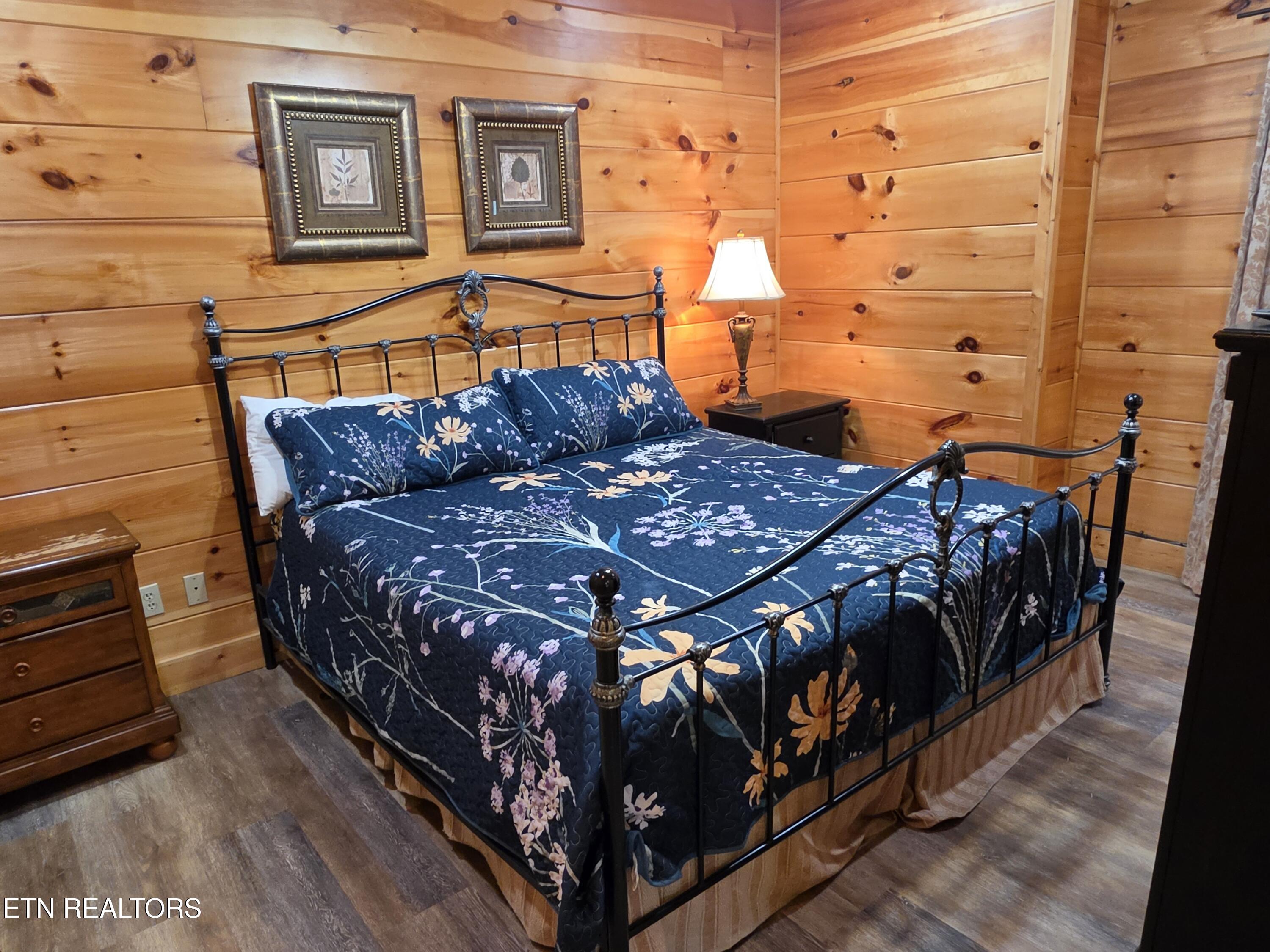 1959 Blackthorn Trail Sevierville TN 37876