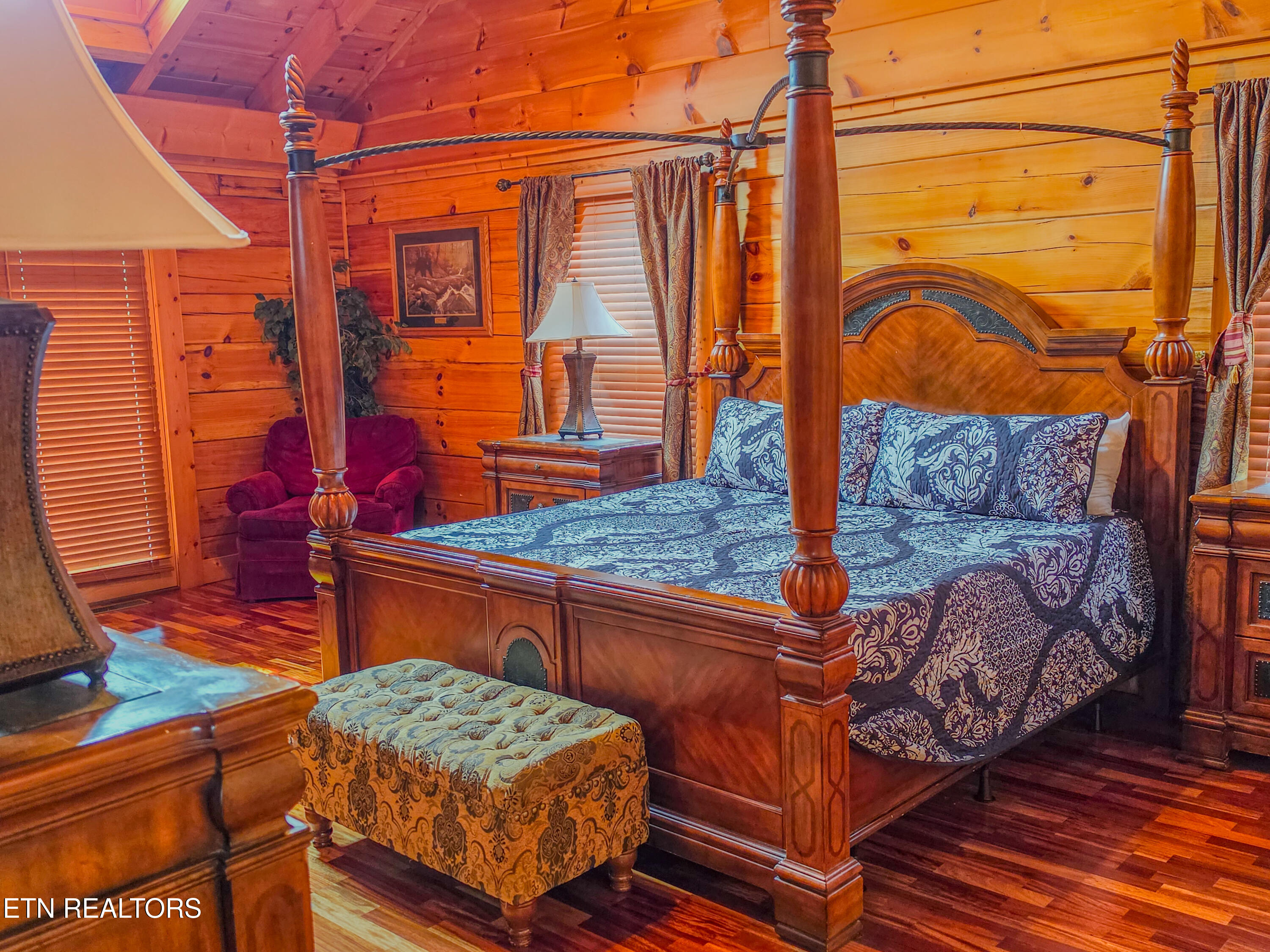 1959 Blackthorn Trail Sevierville TN 37876