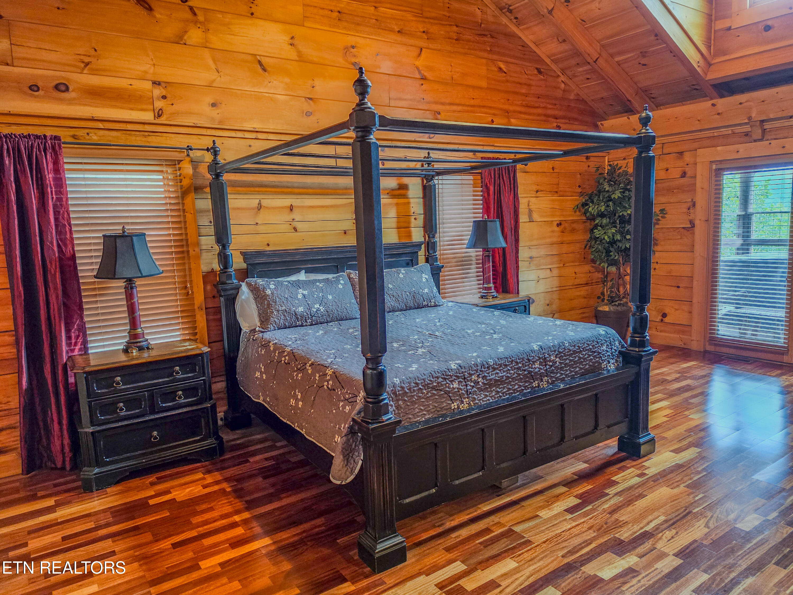 1959 Blackthorn Trail Sevierville TN 37876