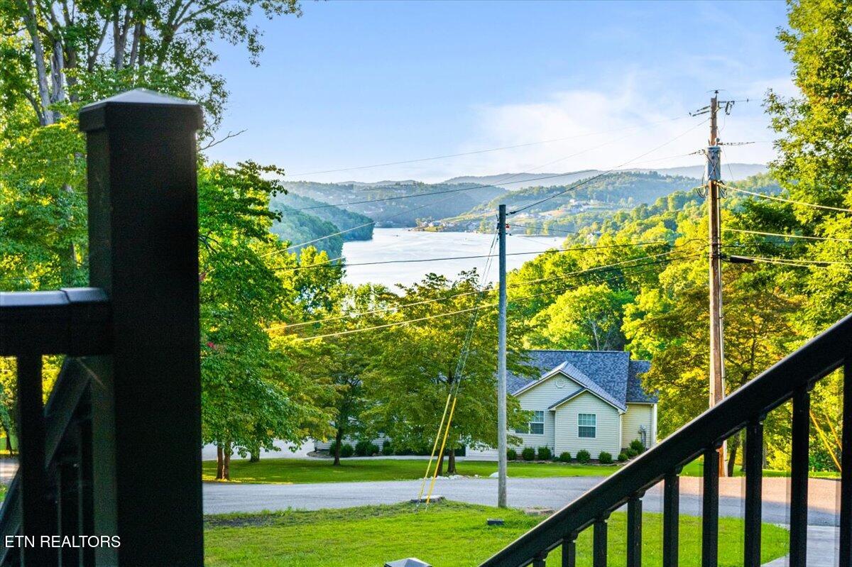 1517 Deerfield Way Lafollette TN 37766