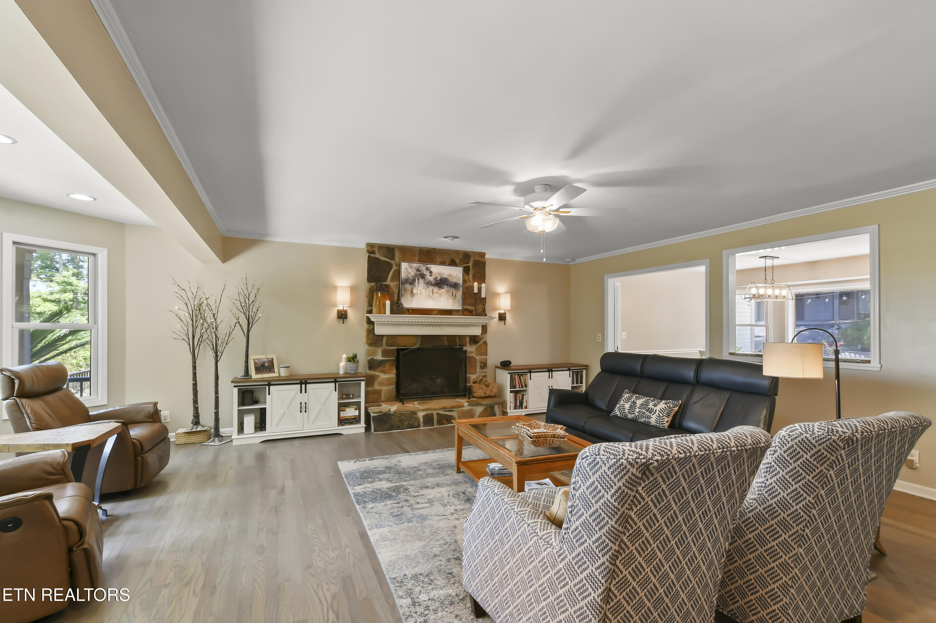 1517 Deerfield Way Lafollette TN 37766