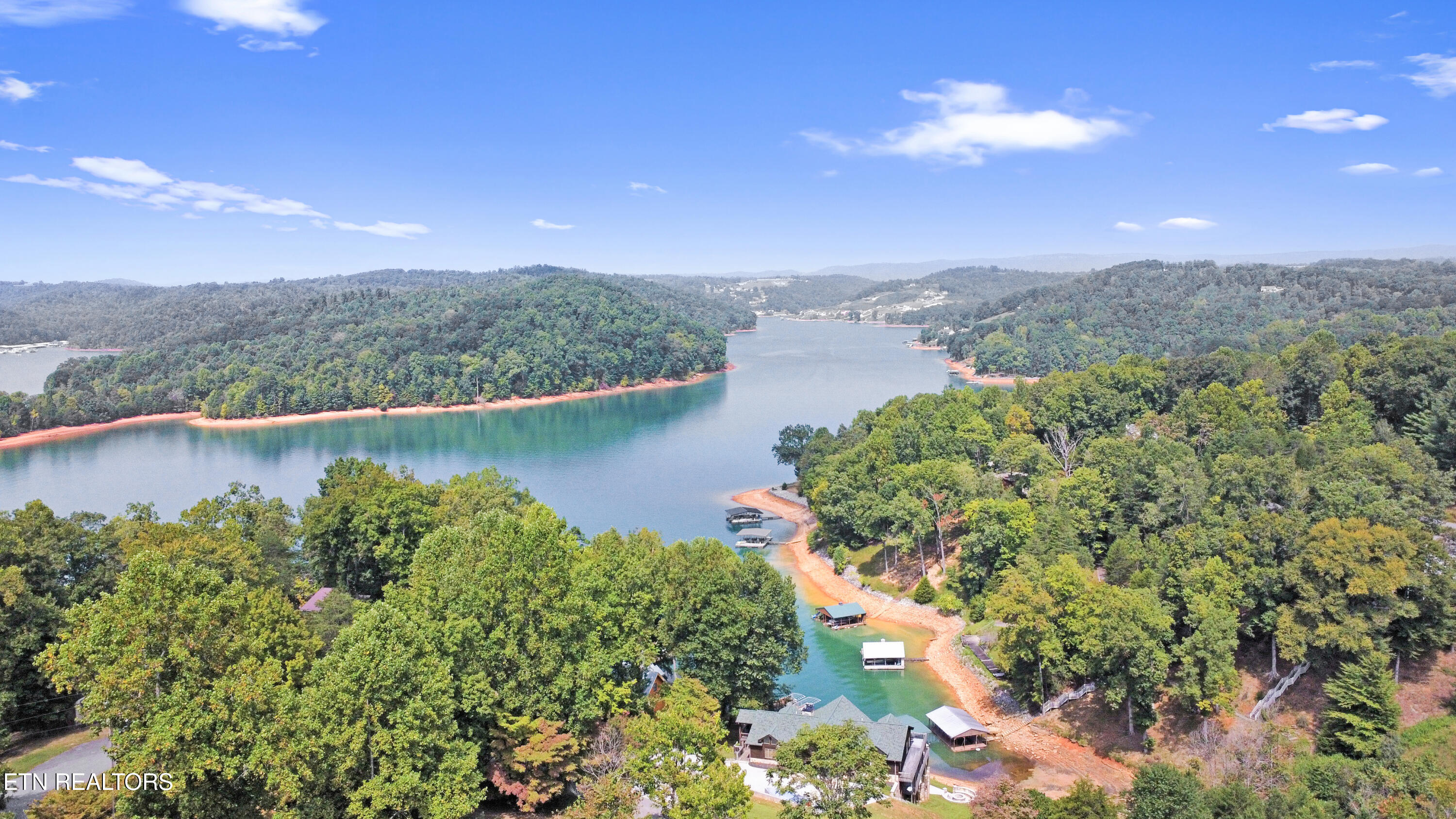 1517 Deerfield Way Lafollette TN 37766