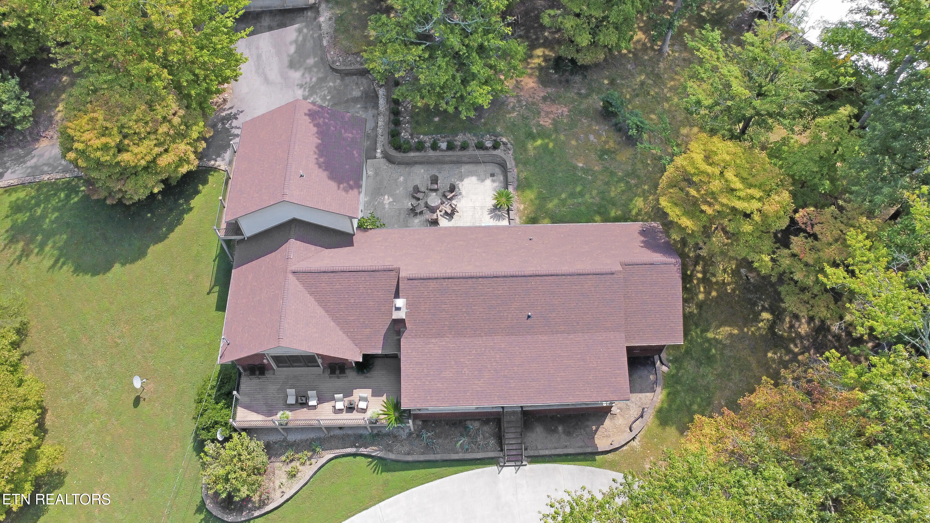 1517 Deerfield Way Lafollette TN 37766