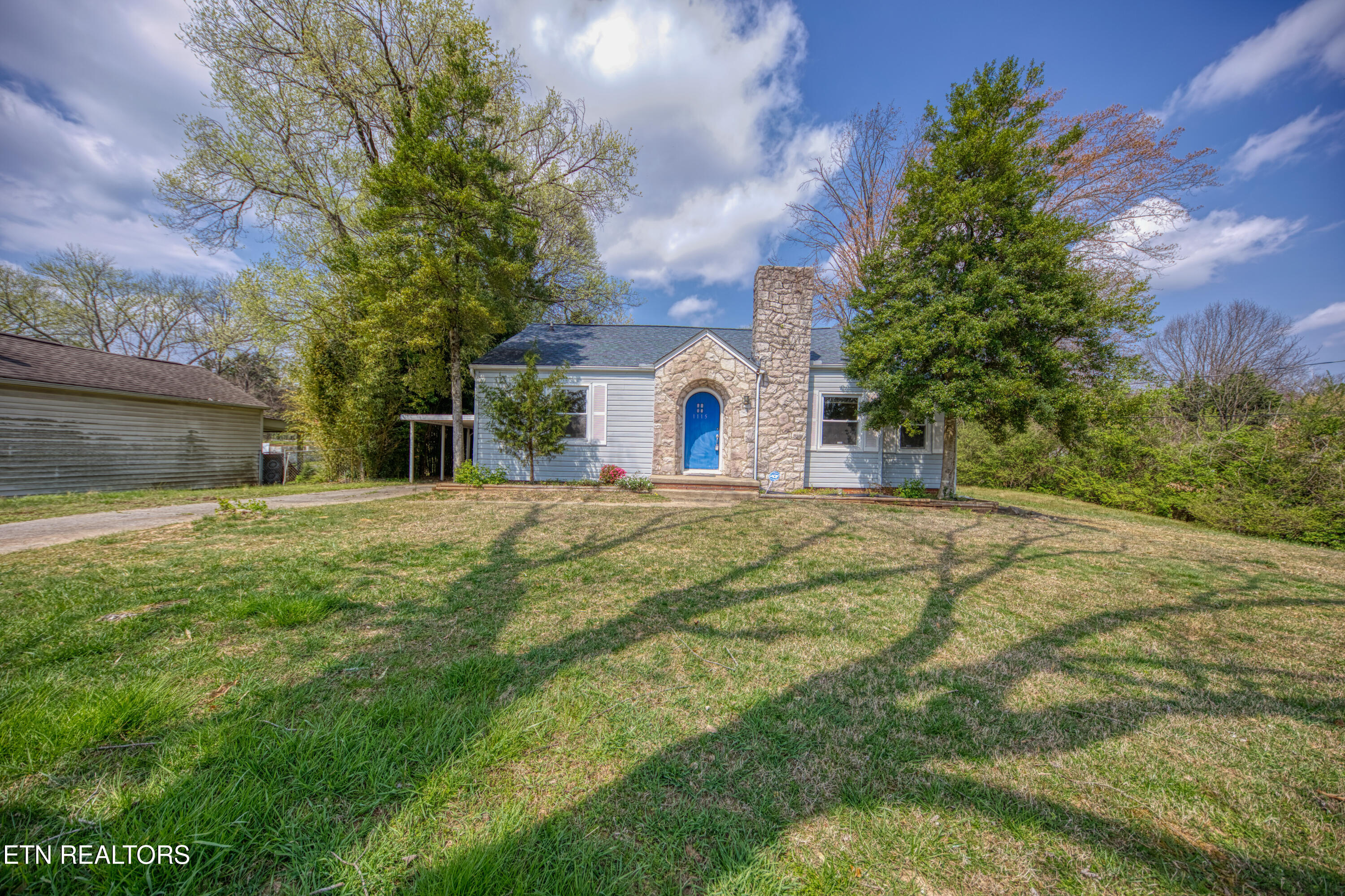 1115 W Parkway Avenue Knoxville TN 37912
