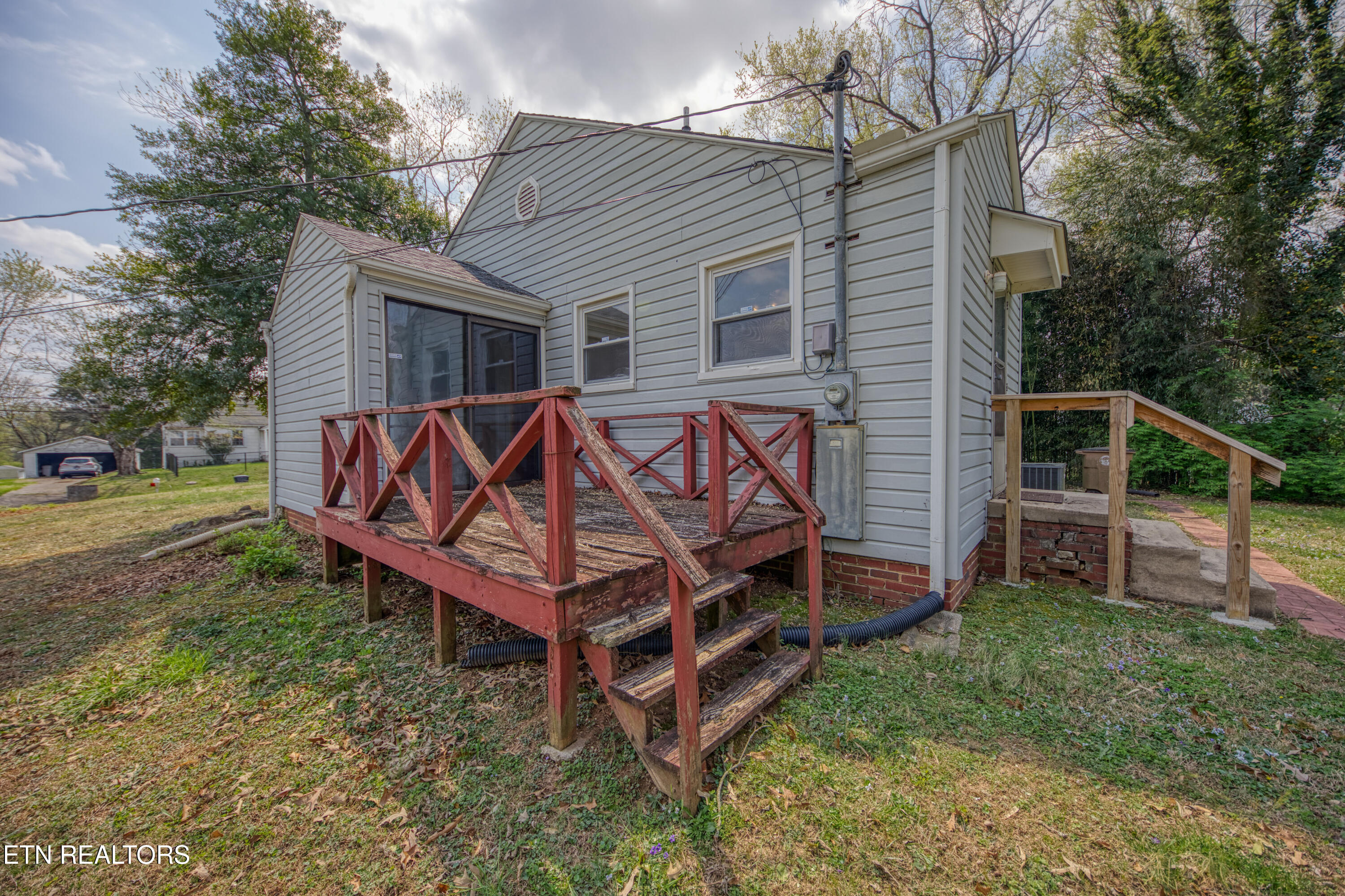 1115 W Parkway Avenue Knoxville TN 37912