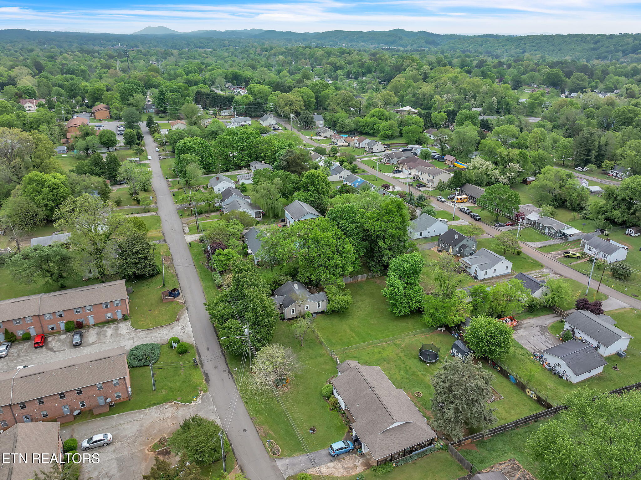 1044 W Parkway Avenue Knoxville TN 37912