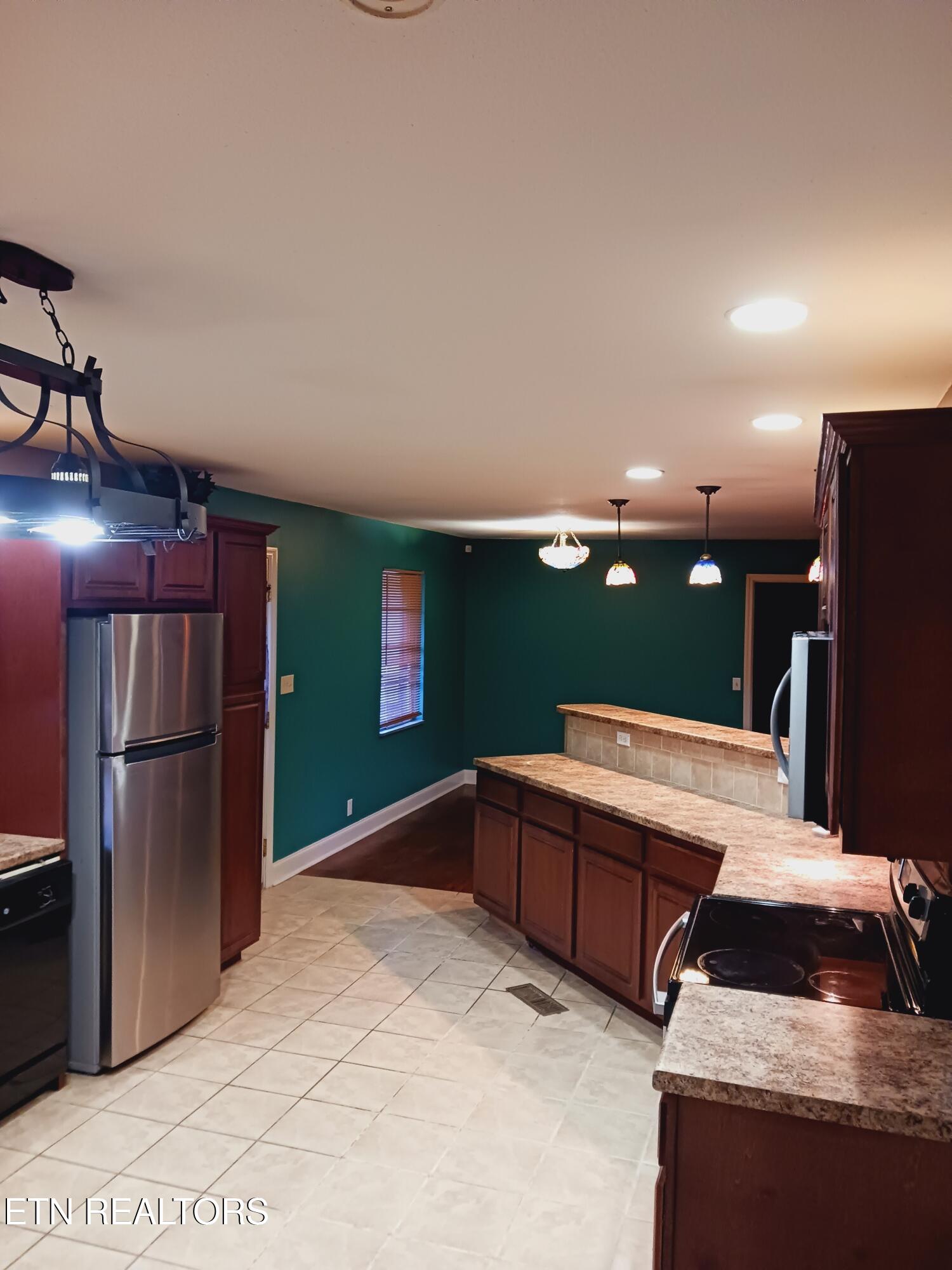 4776 Roane State Highway Rockwood TN 37854