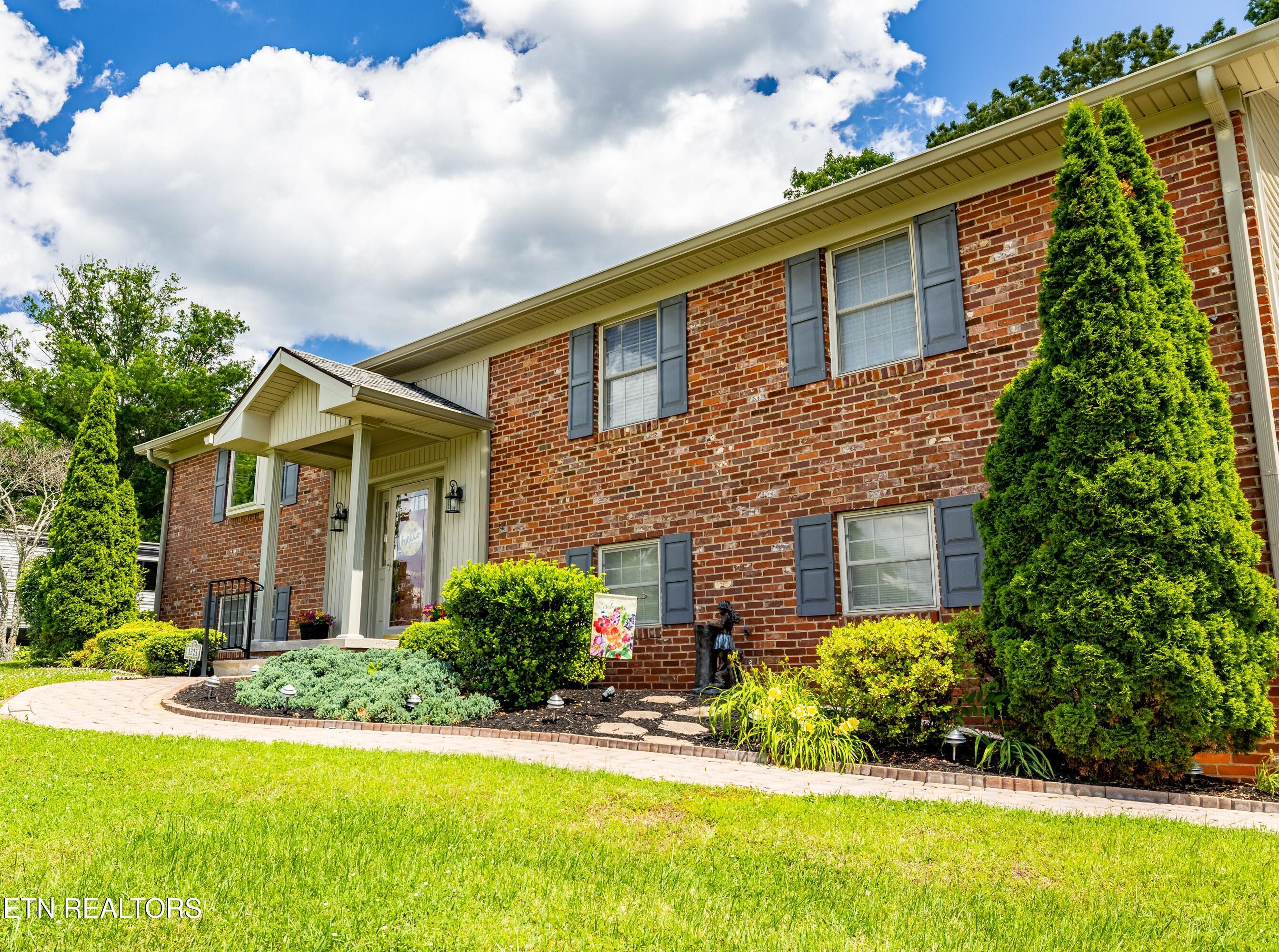 1321 Crestwood Drive Louisville TN 37777