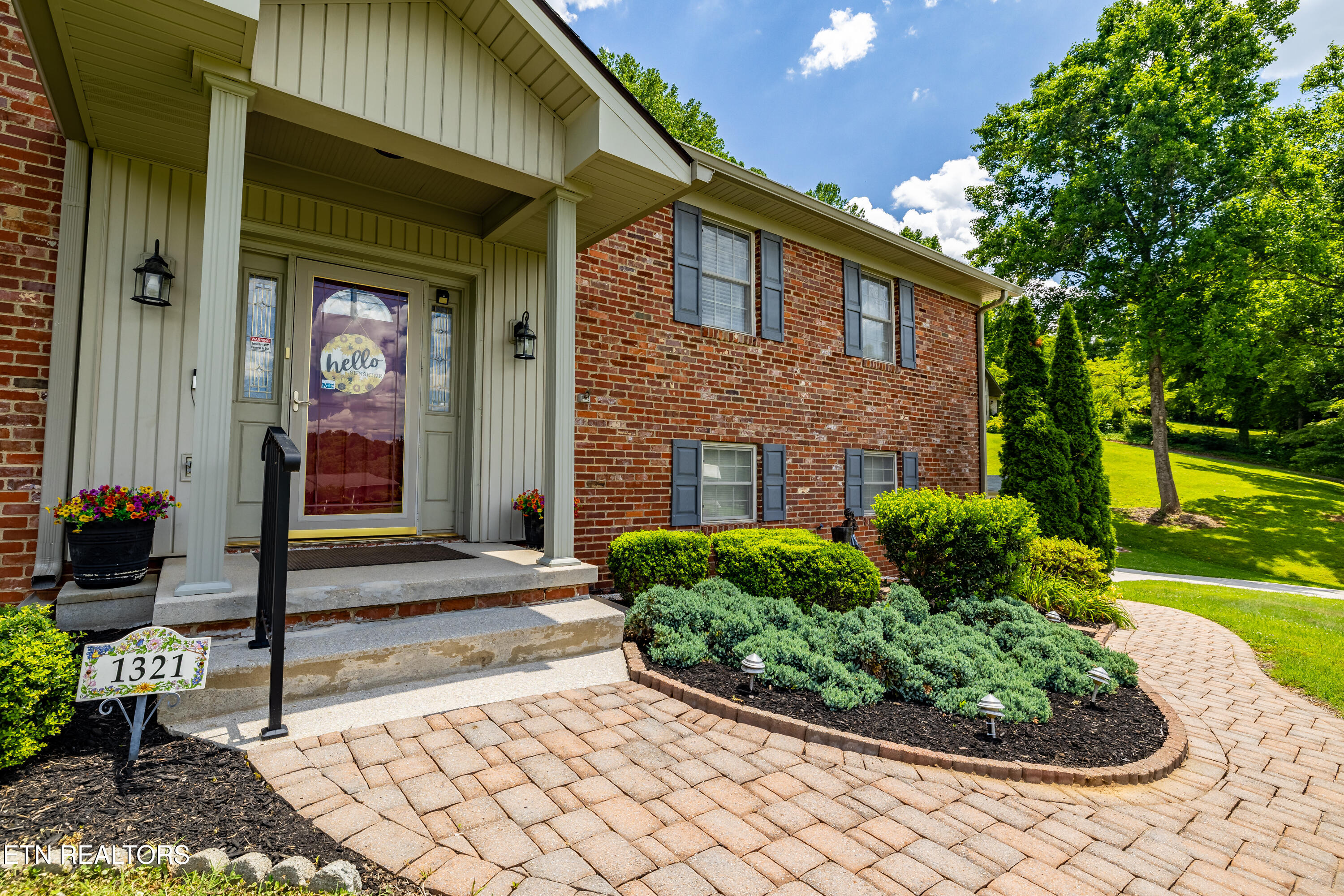 1321 Crestwood Drive Louisville TN 37777
