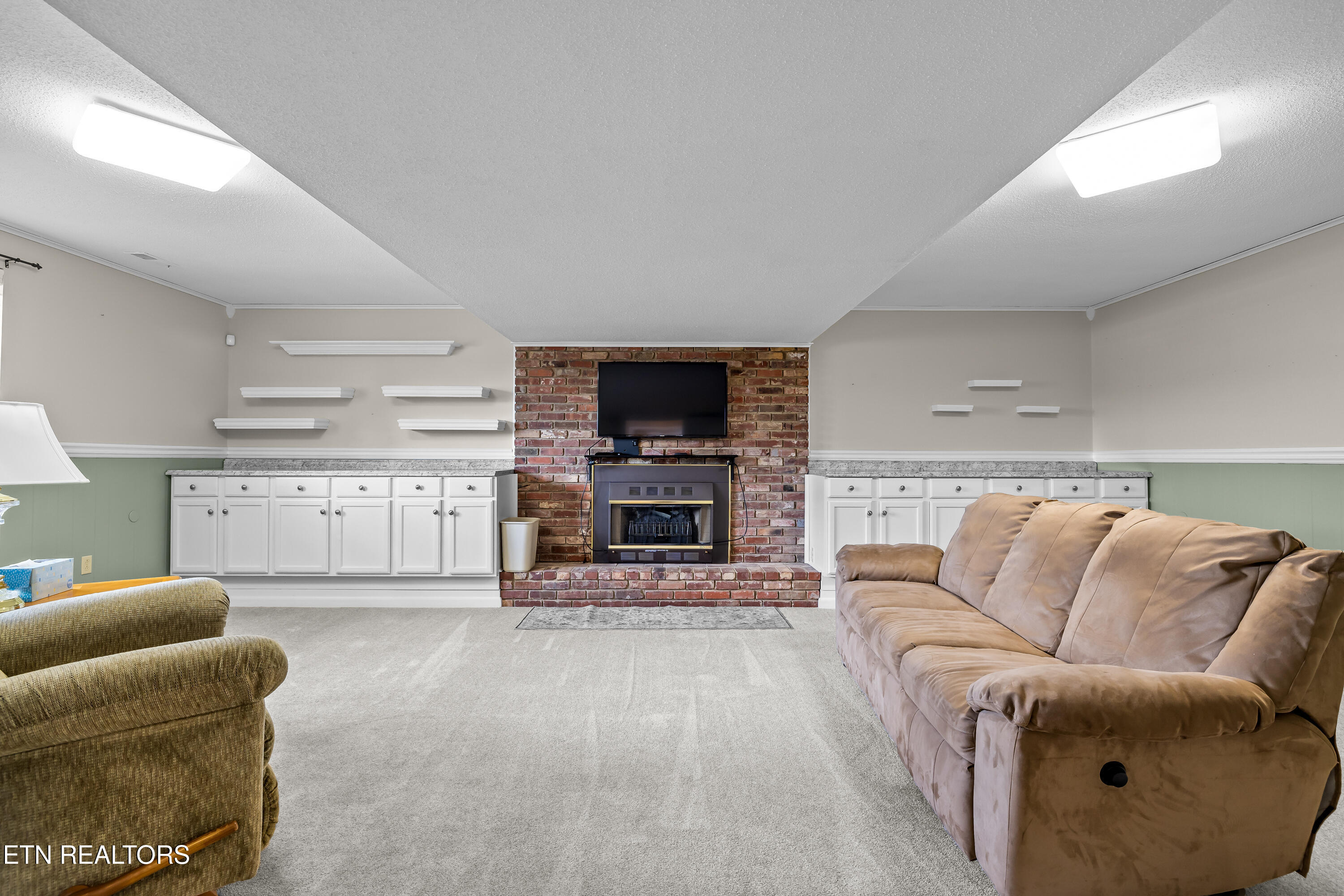 1321 Crestwood Drive Louisville TN 37777