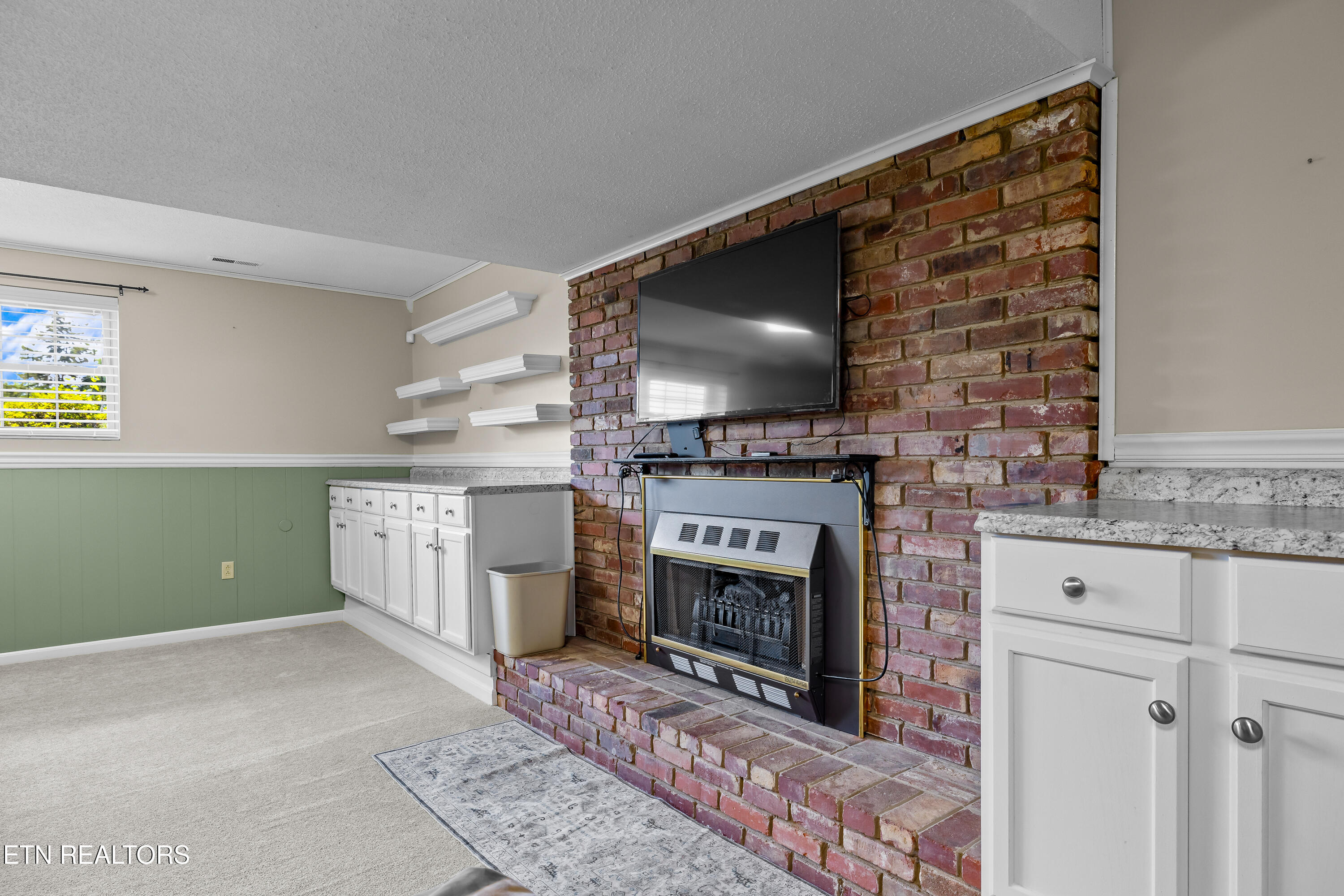 1321 Crestwood Drive Louisville TN 37777