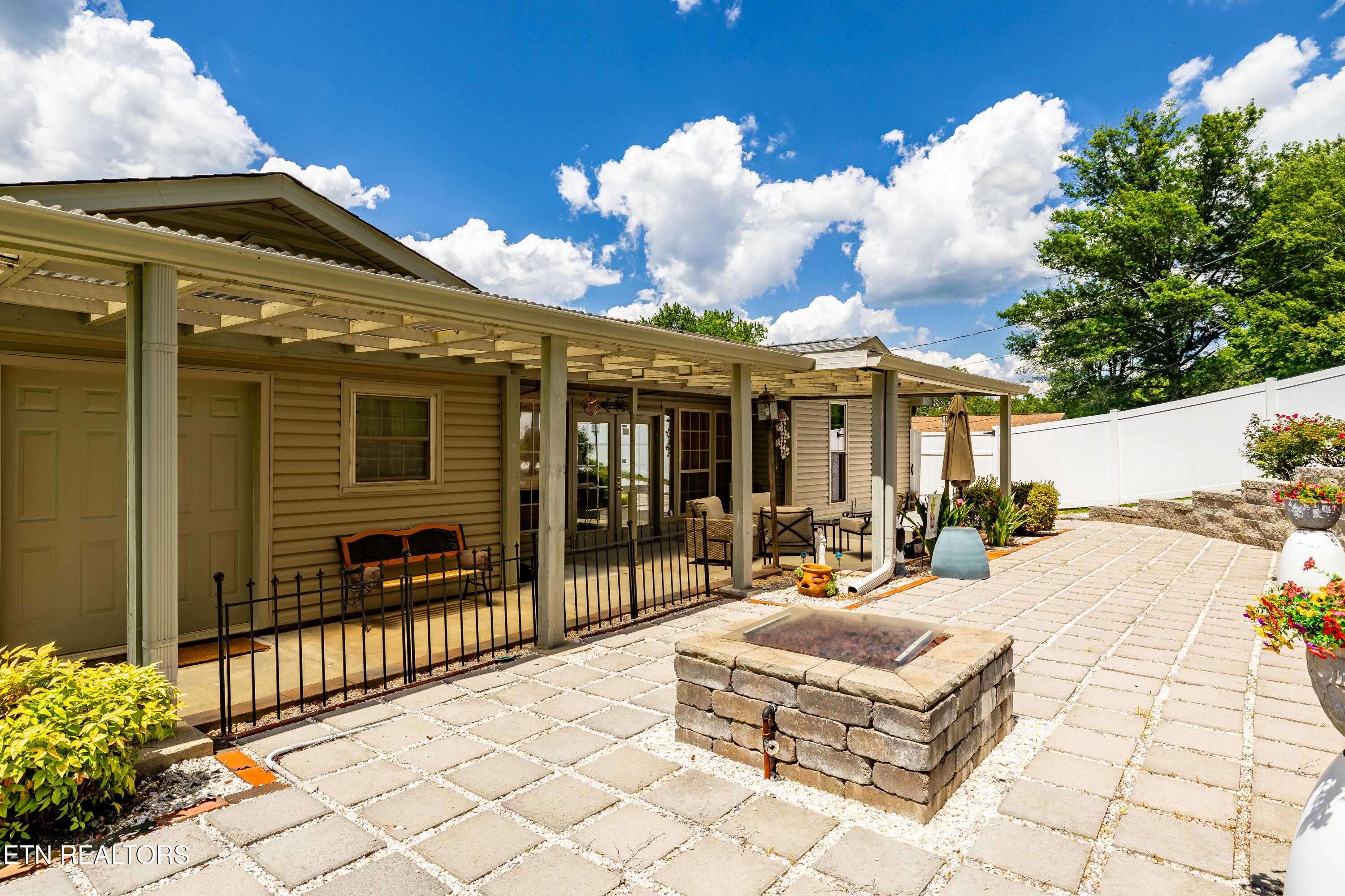1321 Crestwood Drive Louisville TN 37777