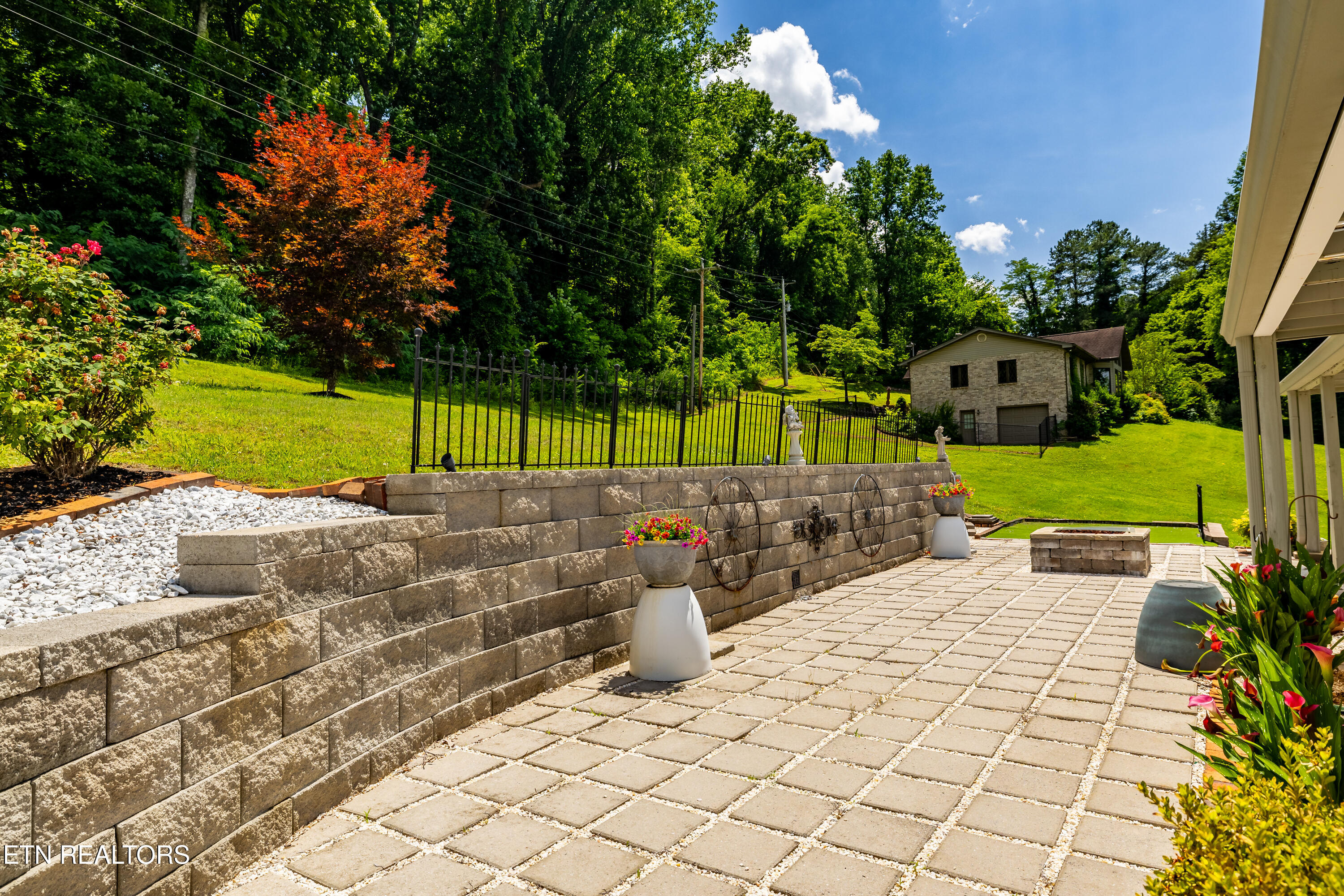 1321 Crestwood Drive Louisville TN 37777