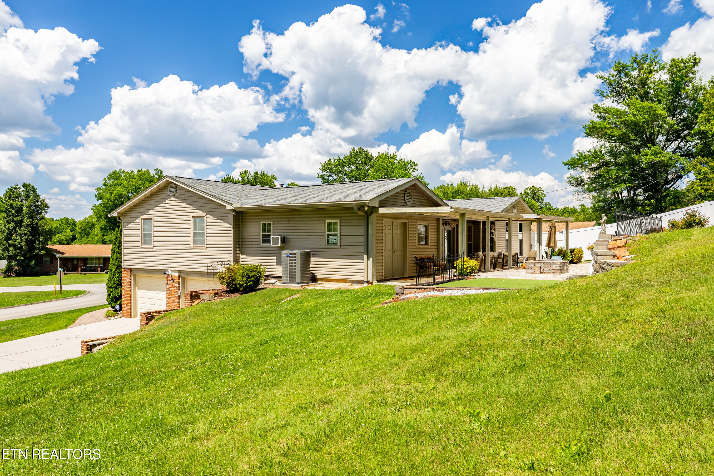 1321 Crestwood Drive Louisville TN 37777