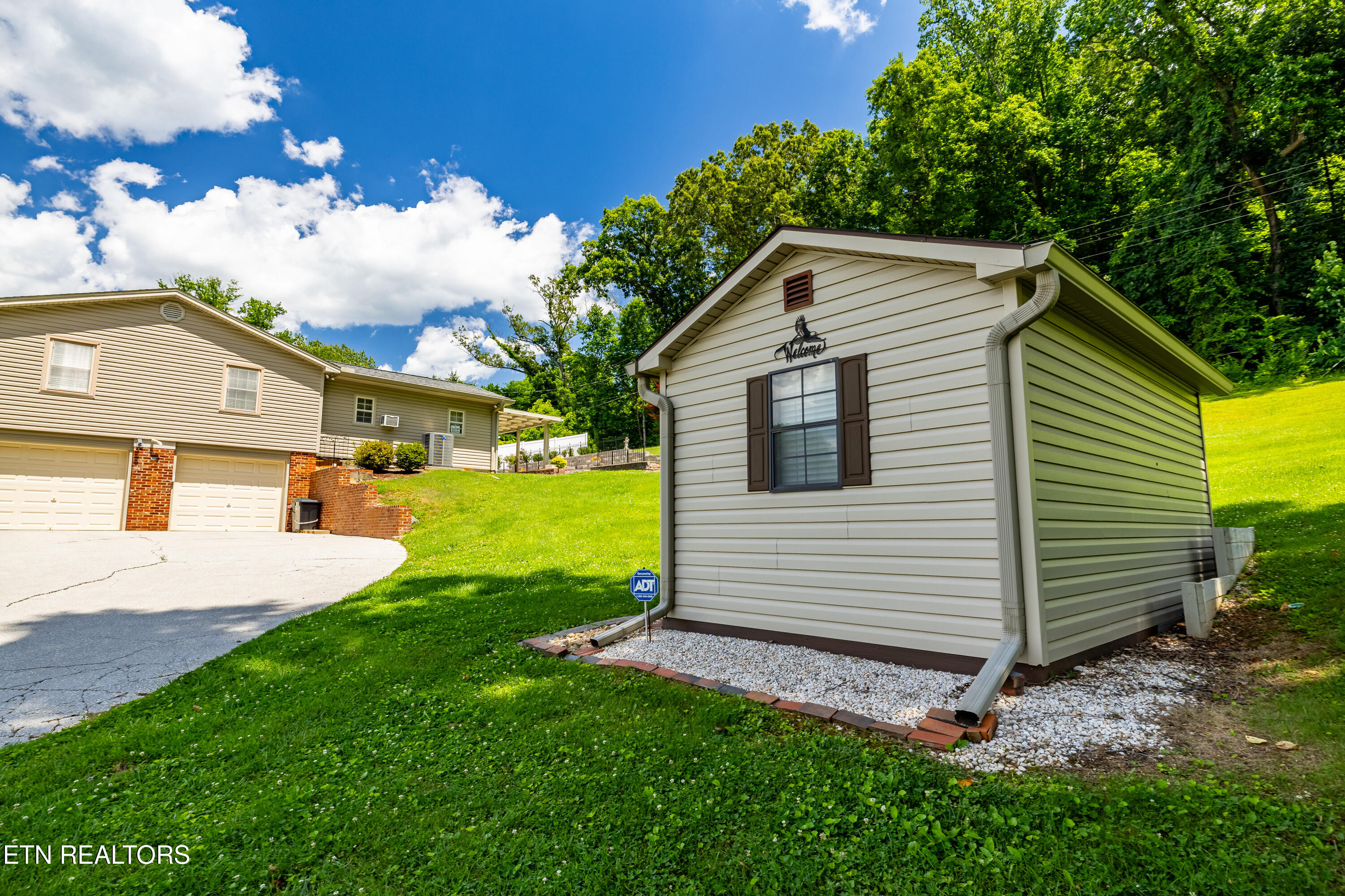 1321 Crestwood Drive Louisville TN 37777