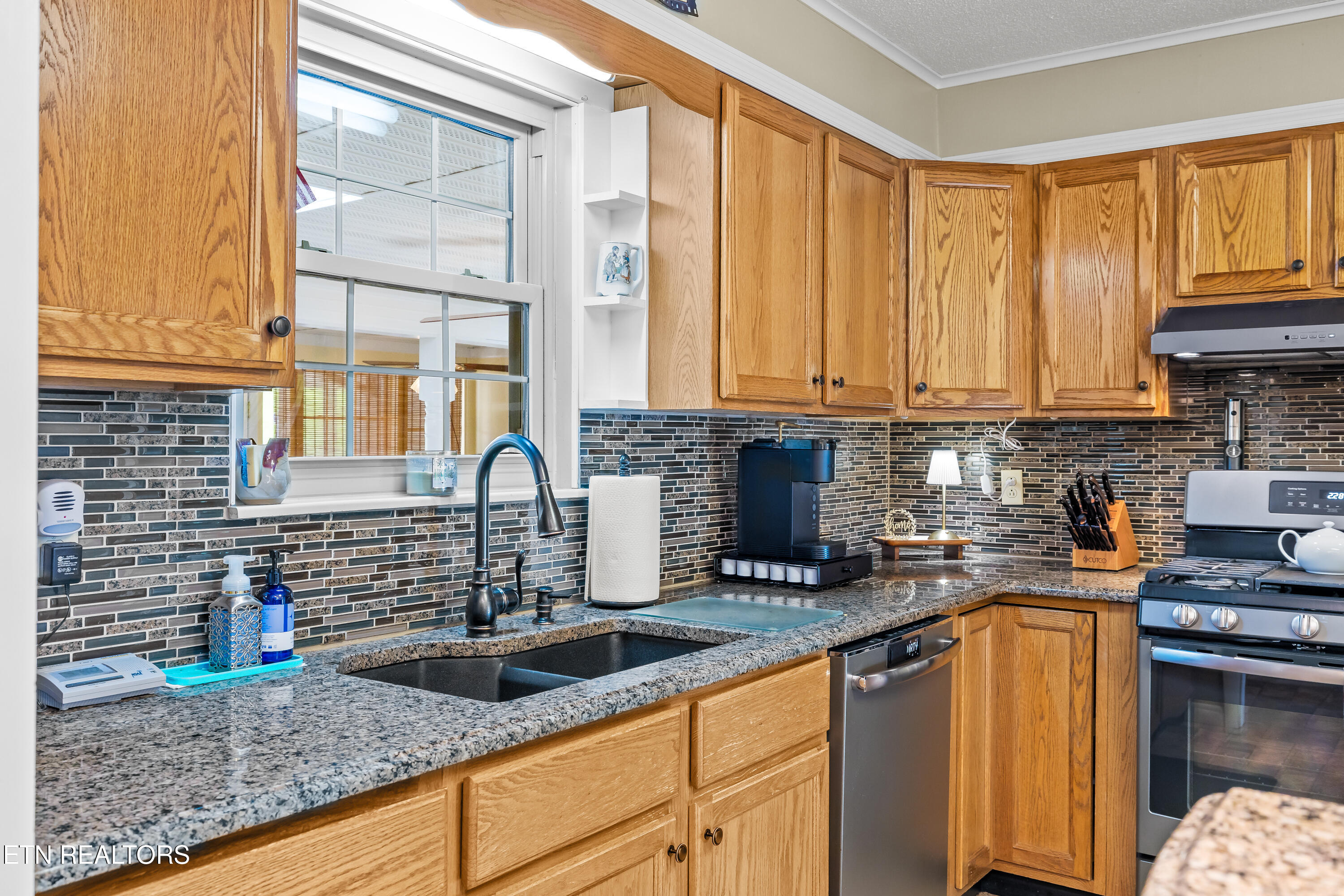 1321 Crestwood Drive Louisville TN 37777