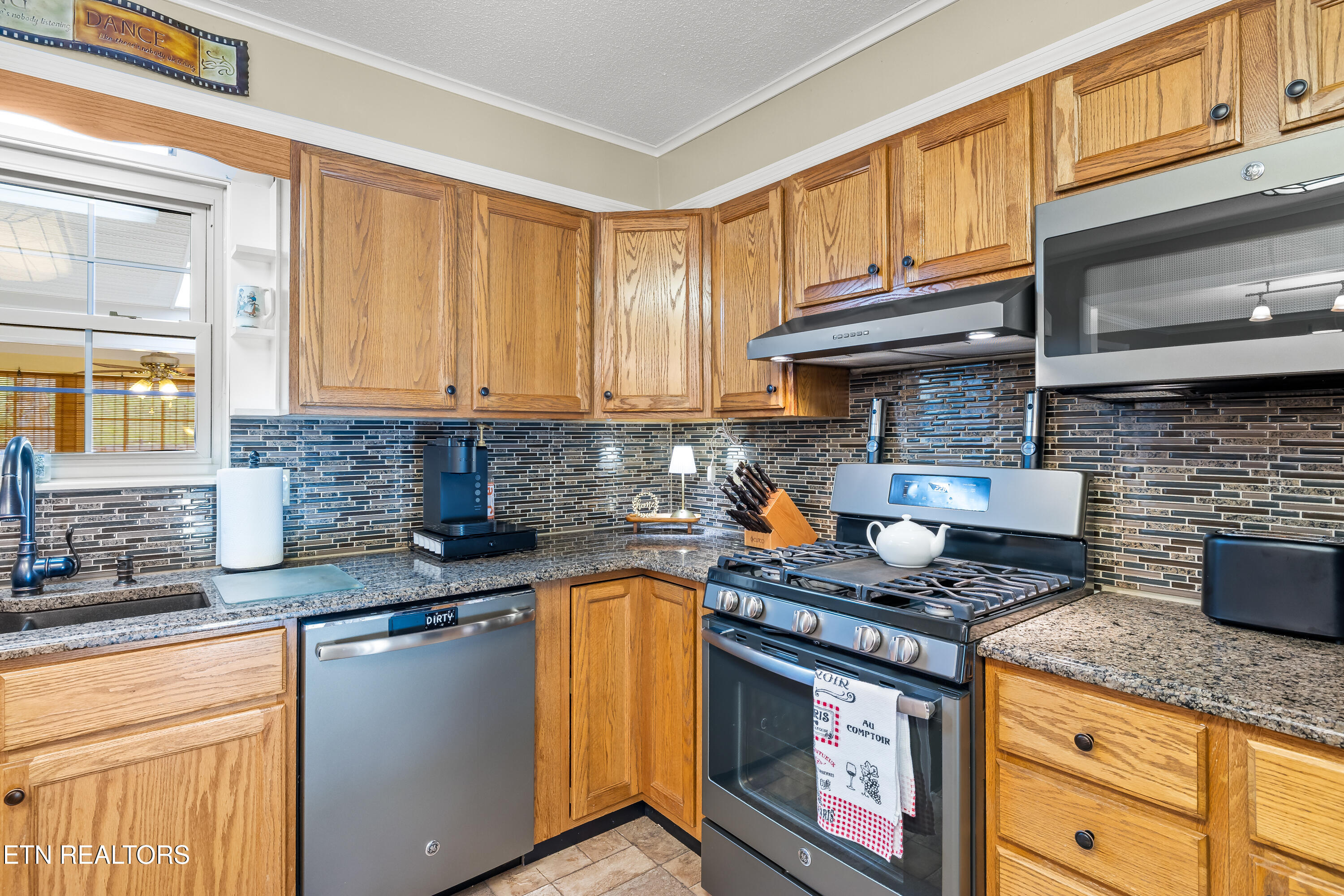 1321 Crestwood Drive Louisville TN 37777