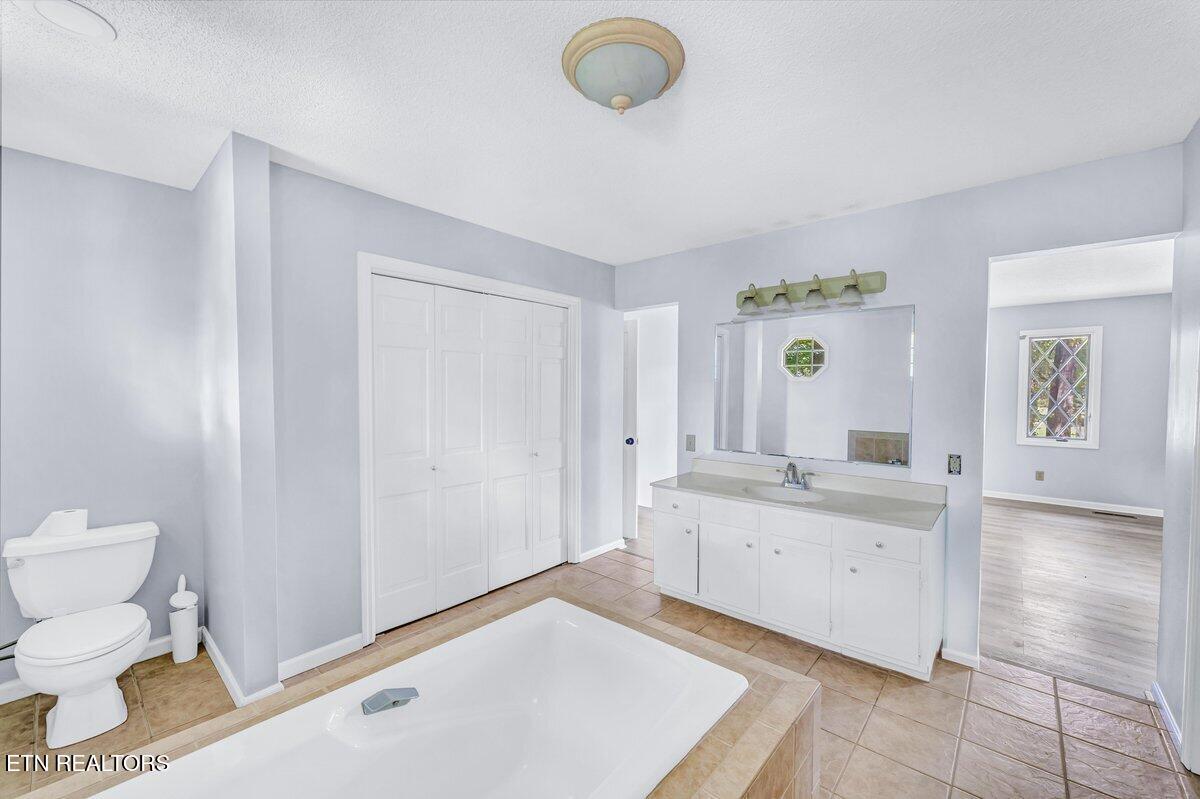 8305 Sharp Road Powell TN 37849