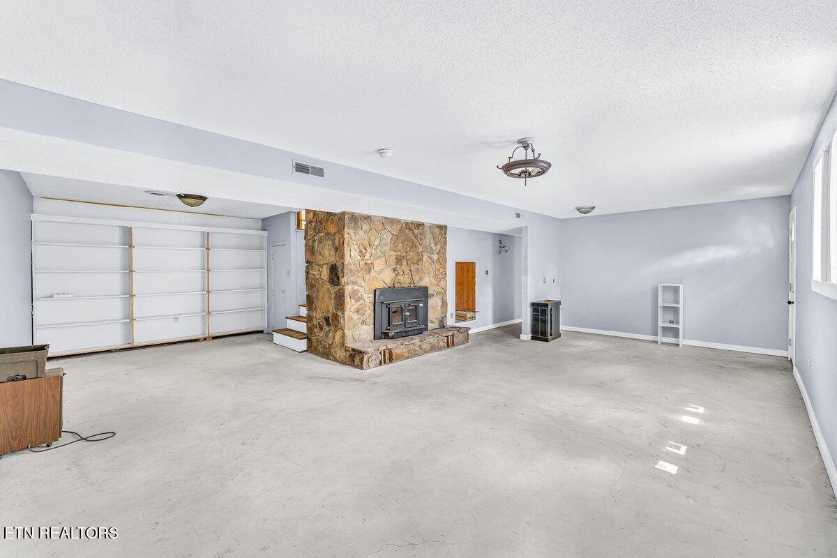 8305 Sharp Road Powell TN 37849