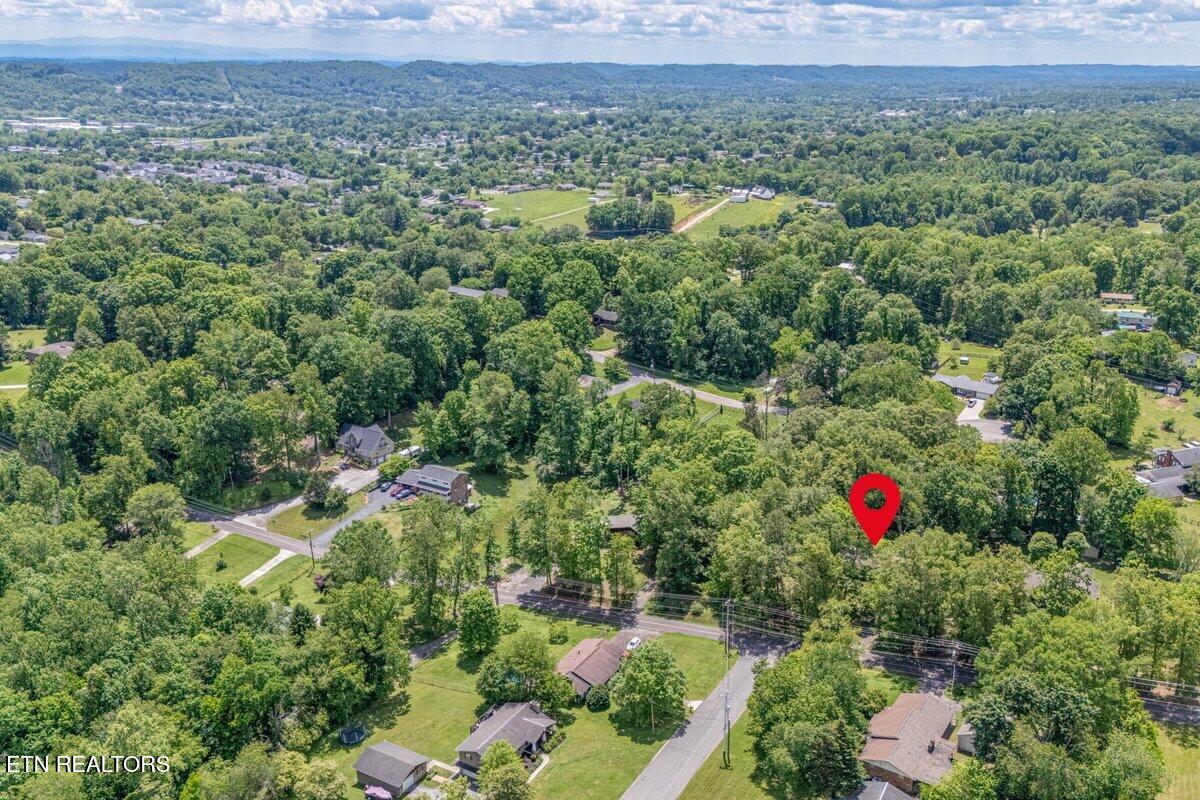 8305 Sharp Road Powell TN 37849