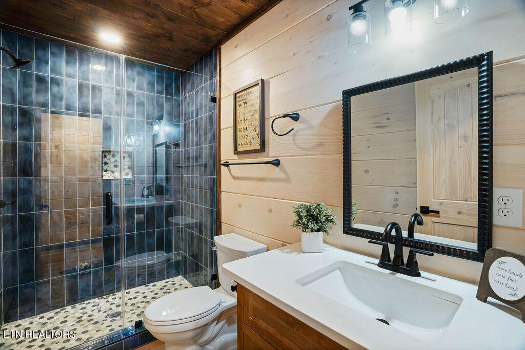 2759 Owls Cove Way Sevierville TN 37862