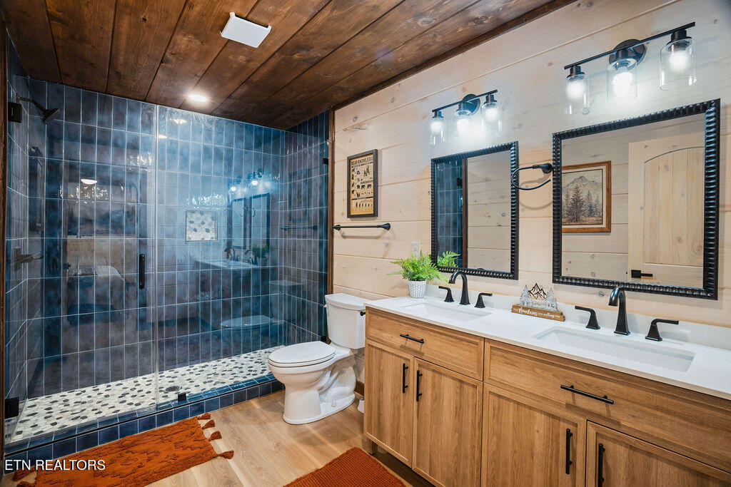 2759 Owls Cove Way Sevierville TN 37862