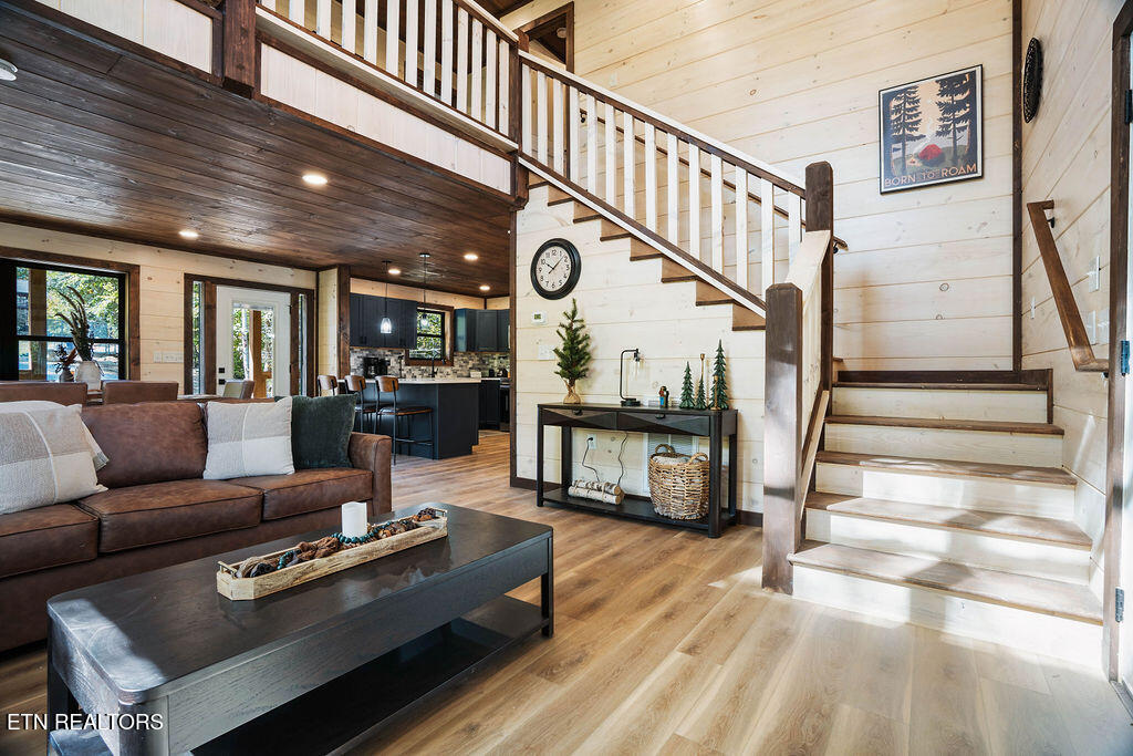 2759 Owls Cove Way Sevierville TN 37862