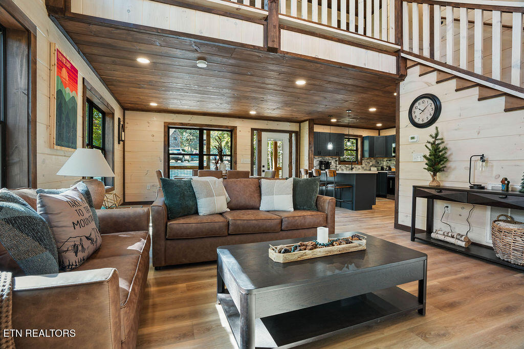 2759 Owls Cove Way Sevierville TN 37862