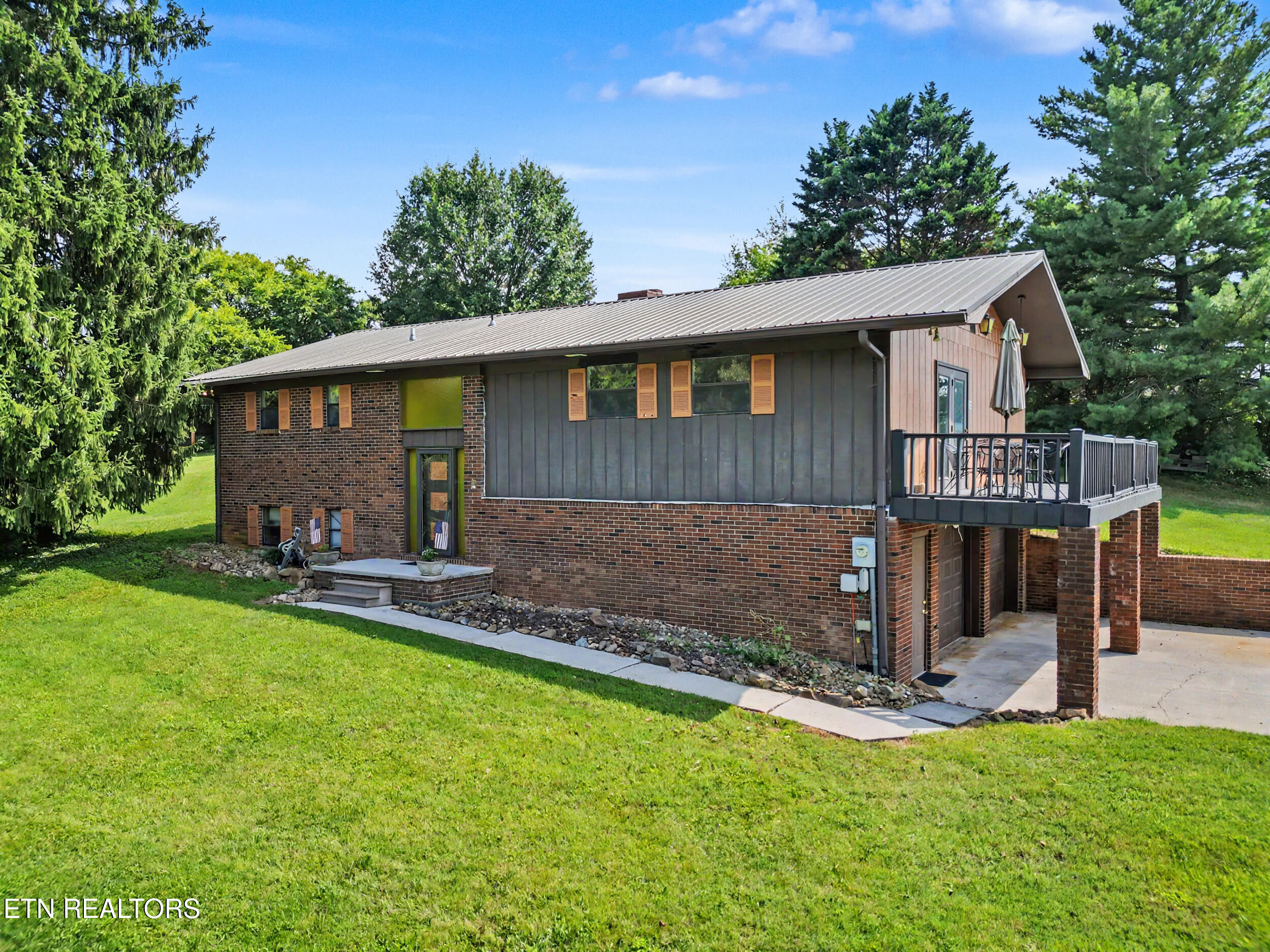 3229 Clover Hill Ridge Road Maryville TN 37801