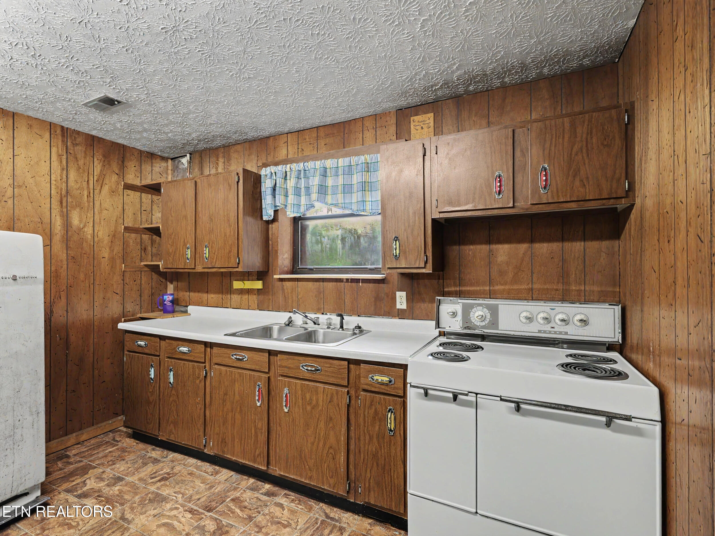 3229 Clover Hill Ridge Road Maryville TN 37801