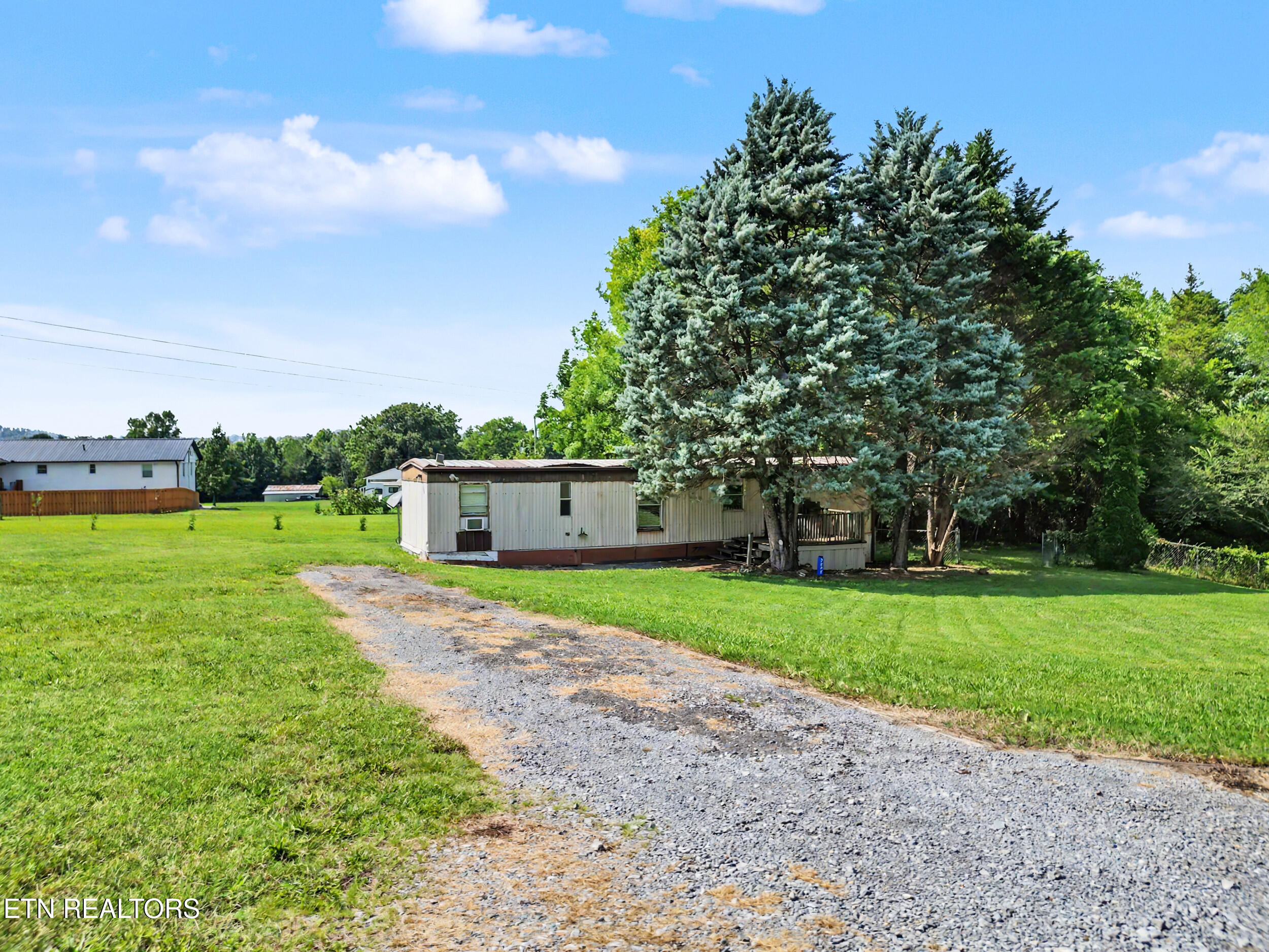3229 Clover Hill Ridge Road Maryville TN 37801