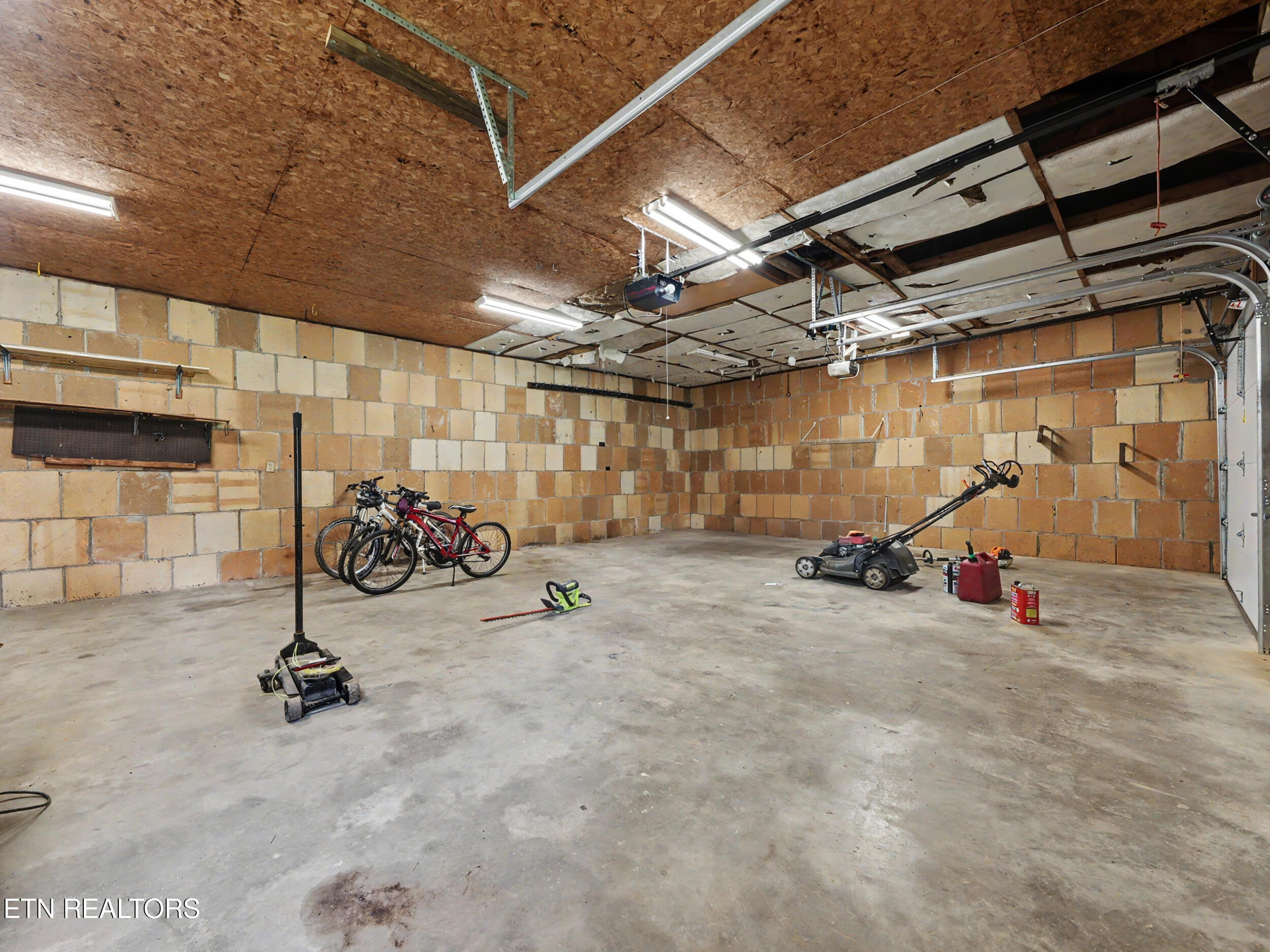 3229 Clover Hill Ridge Road Maryville TN 37801