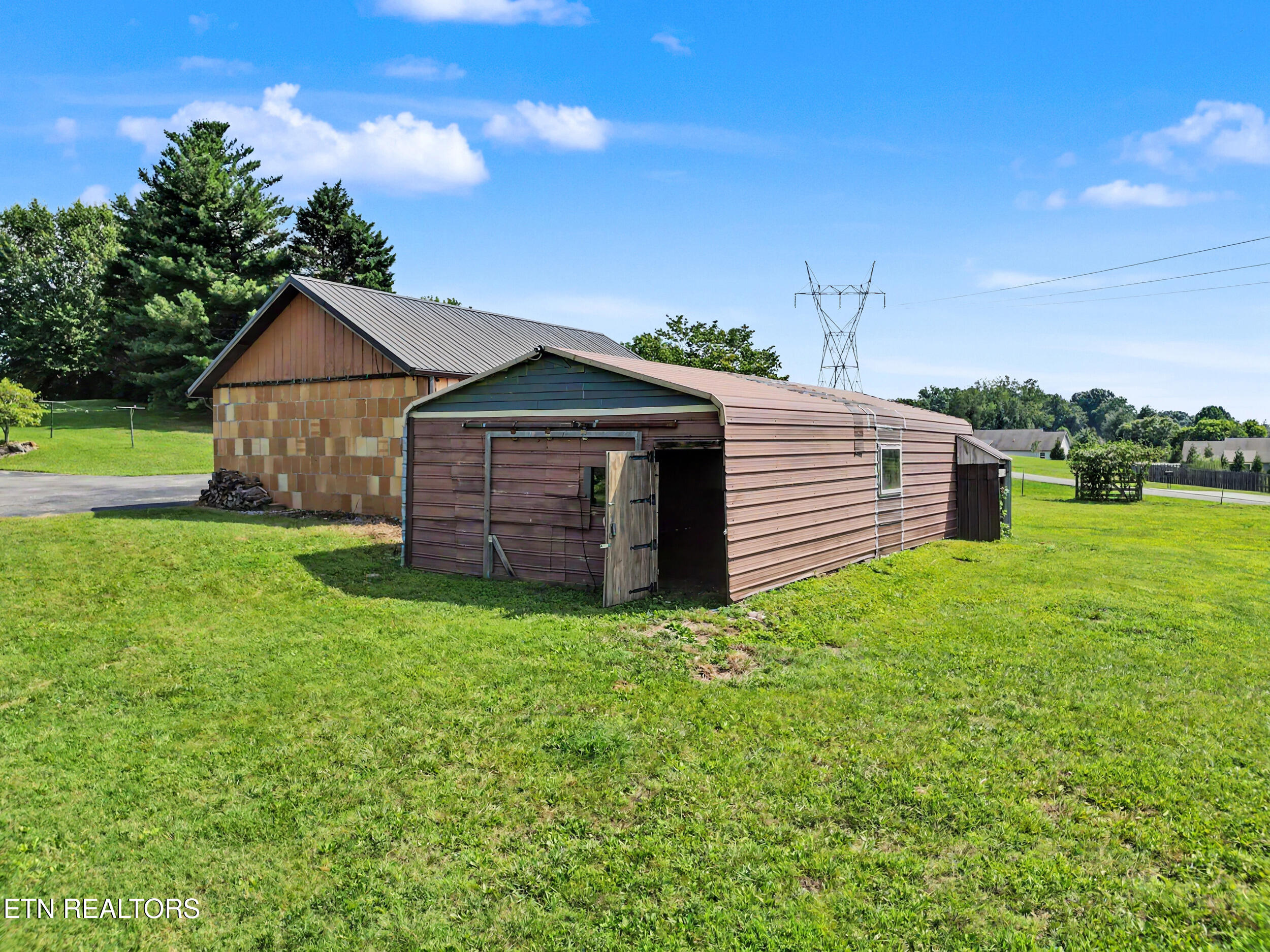 3229 Clover Hill Ridge Road Maryville TN 37801