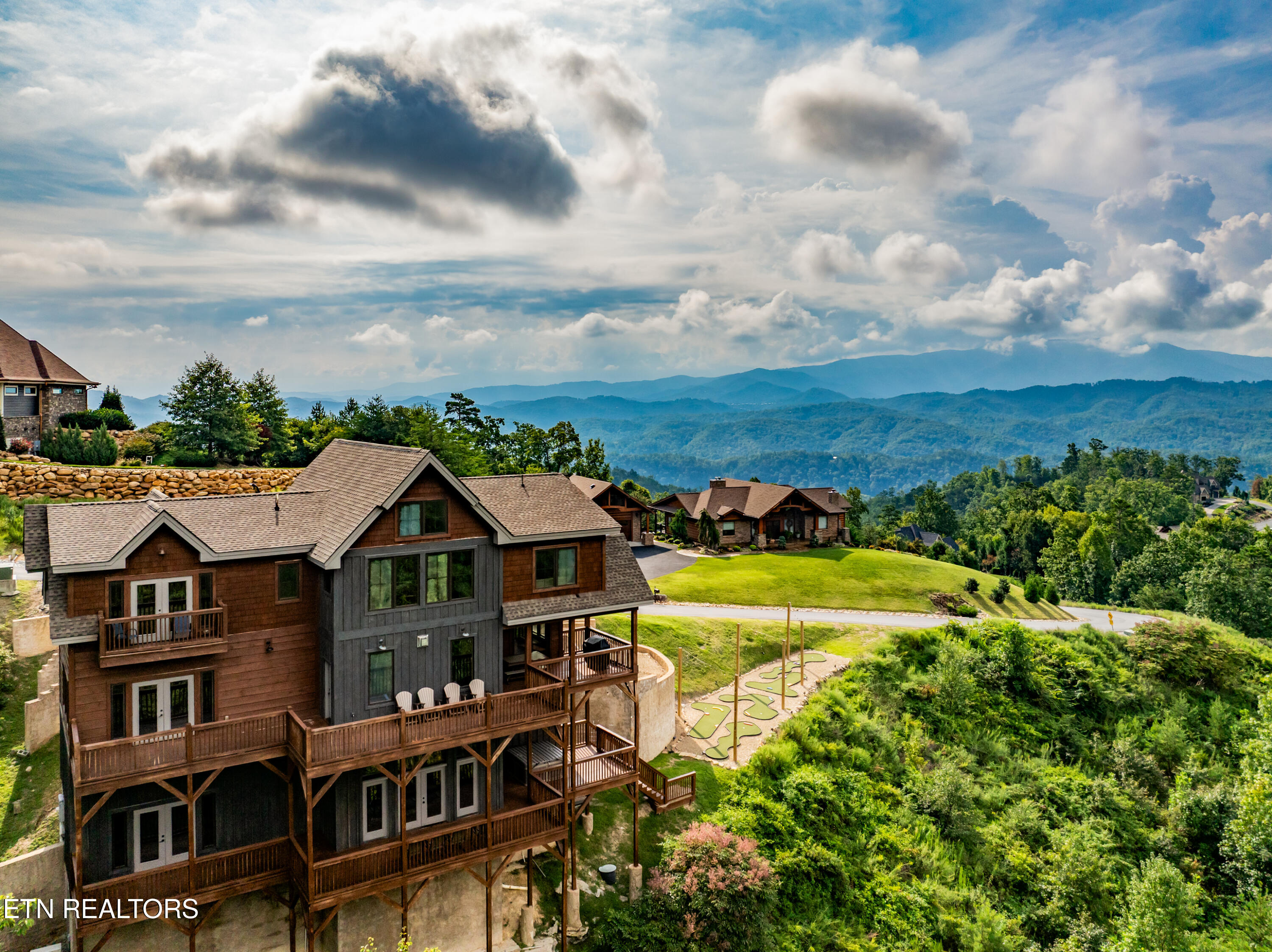 2920 Misty Bluff Trail Sevierville TN 37862