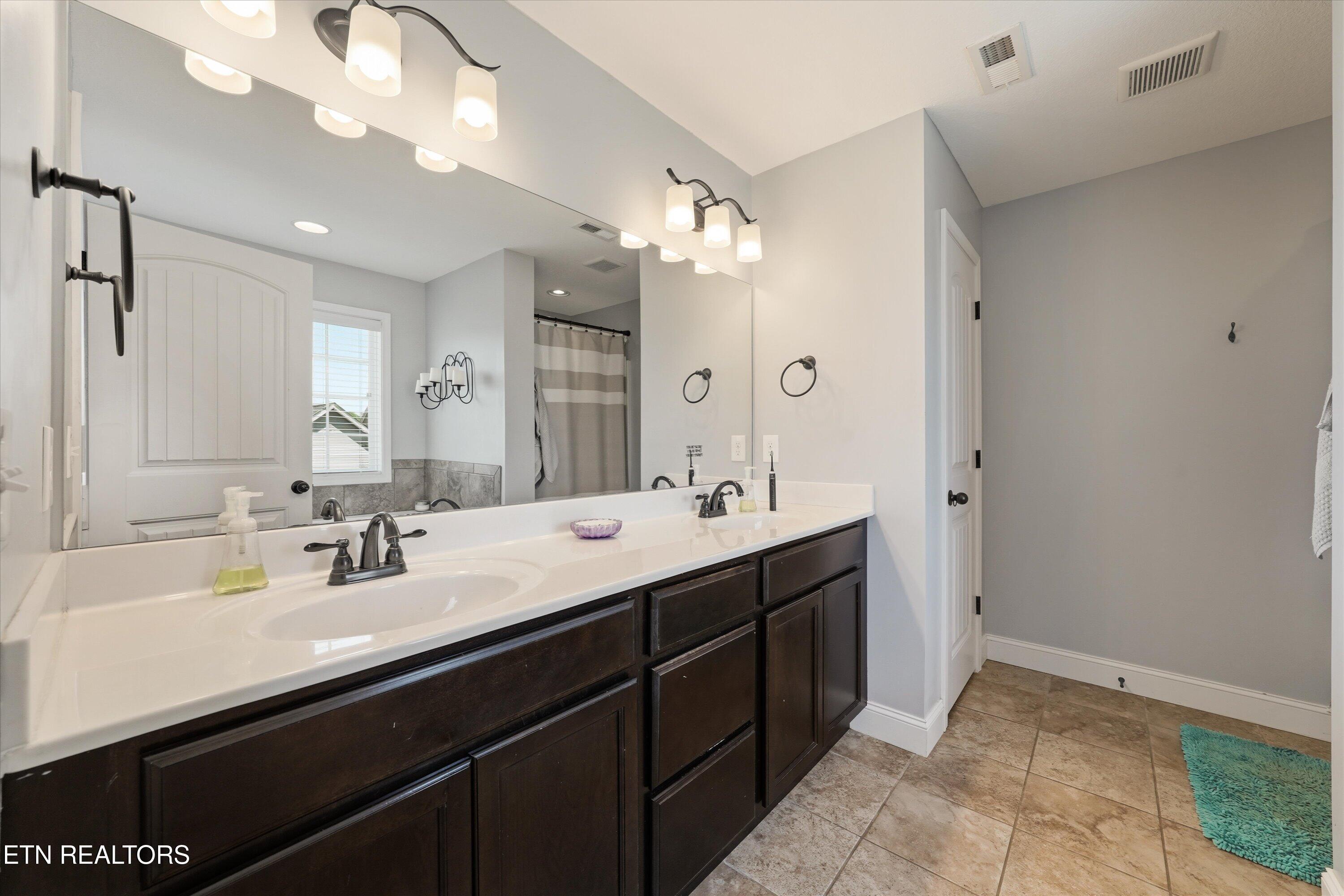 1227 Meadowmist Lane Maryville TN 37804