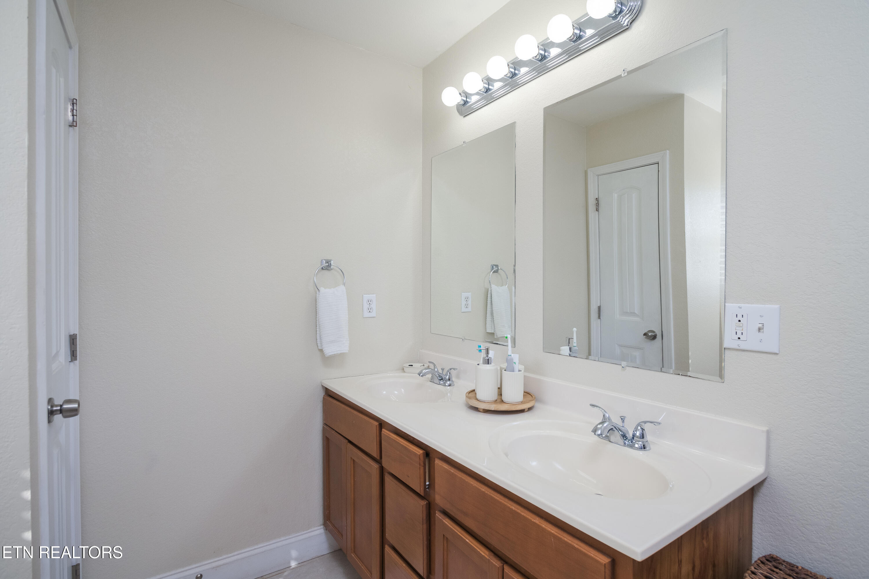 297 Parks Circle Harrogate TN 37752