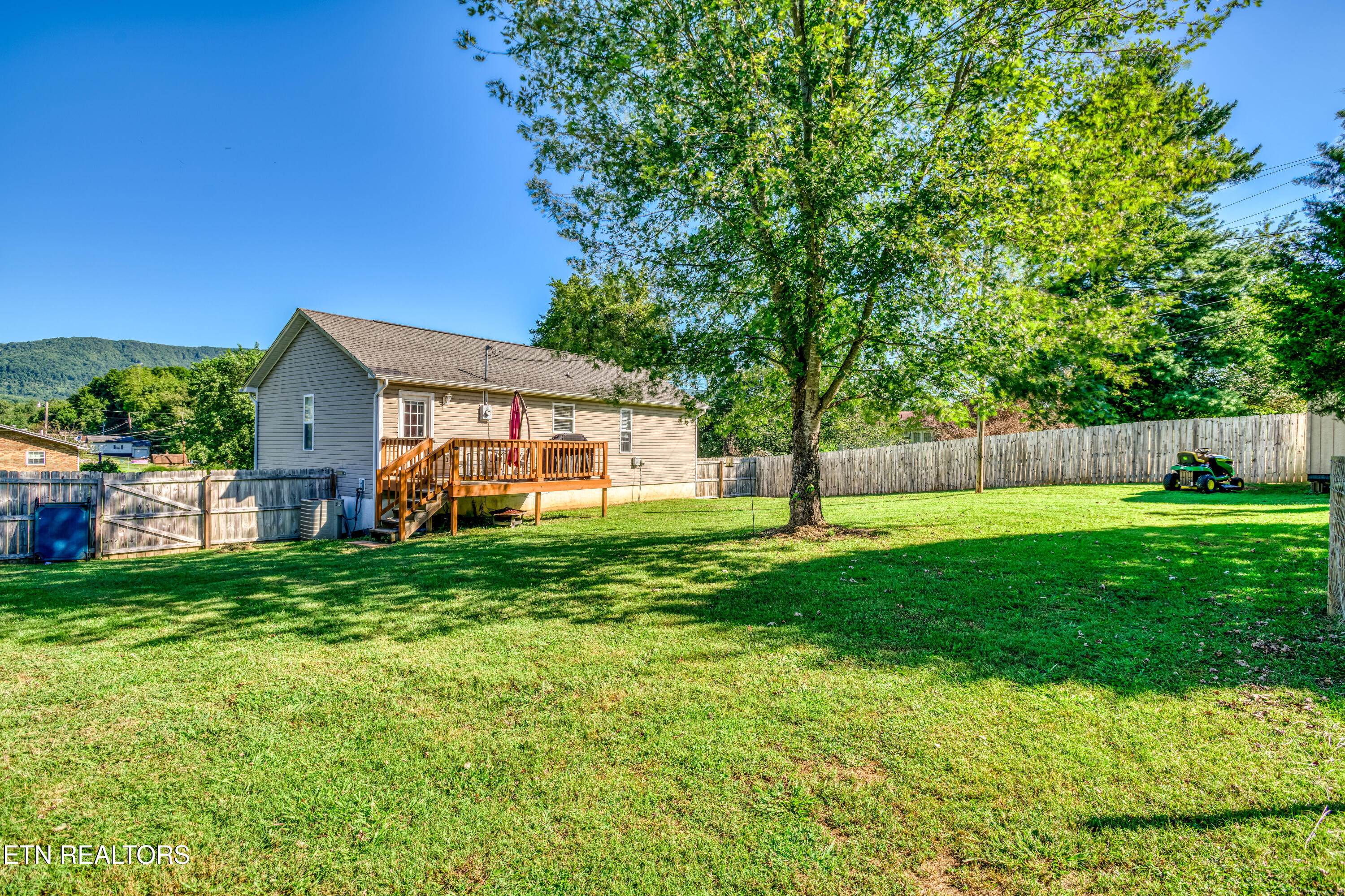 297 Parks Circle Harrogate TN 37752